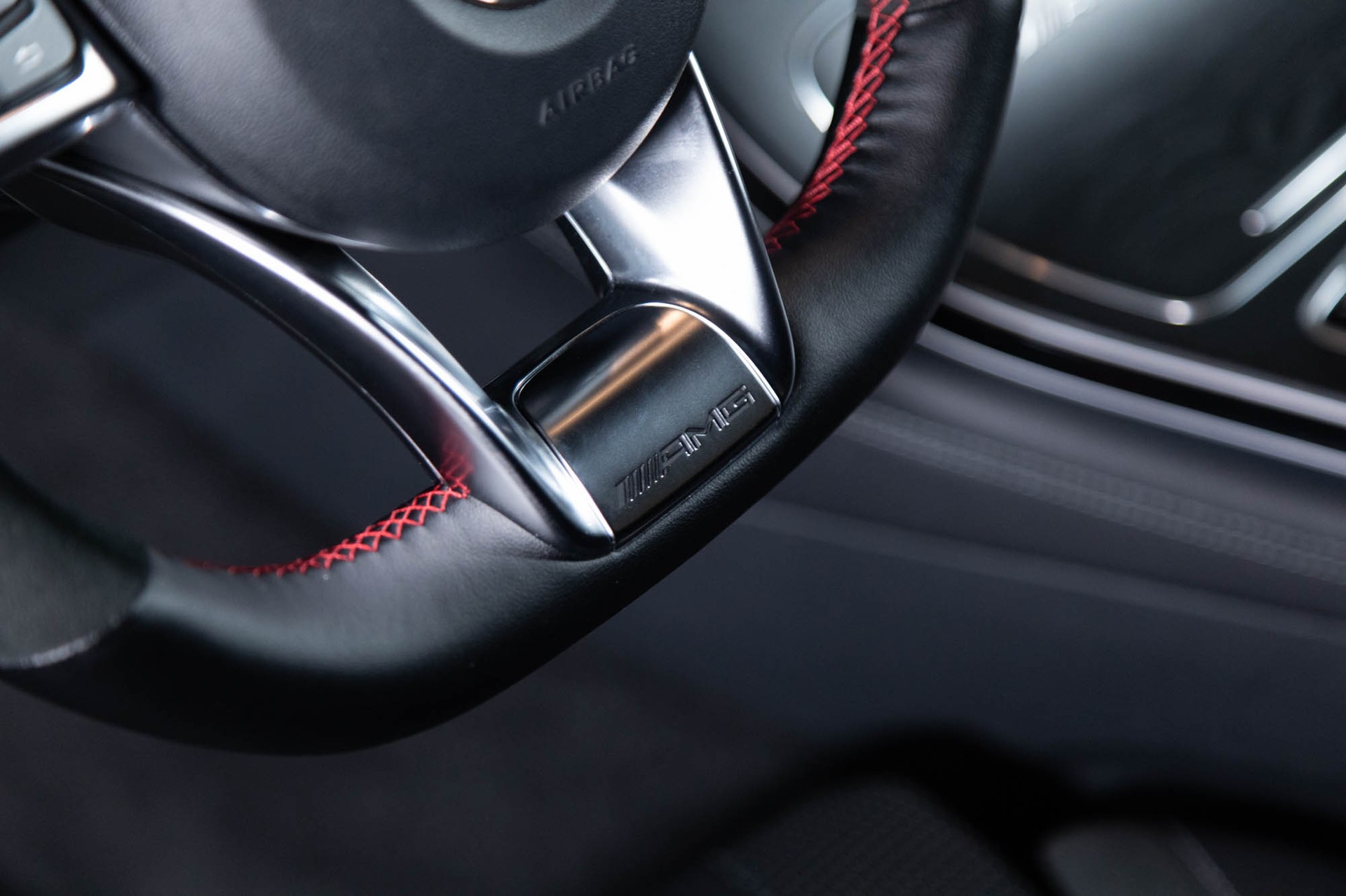 MERCEDES-BENZ GLC 63 S AMG 4Matic+ 9G-Tronic-image-14
