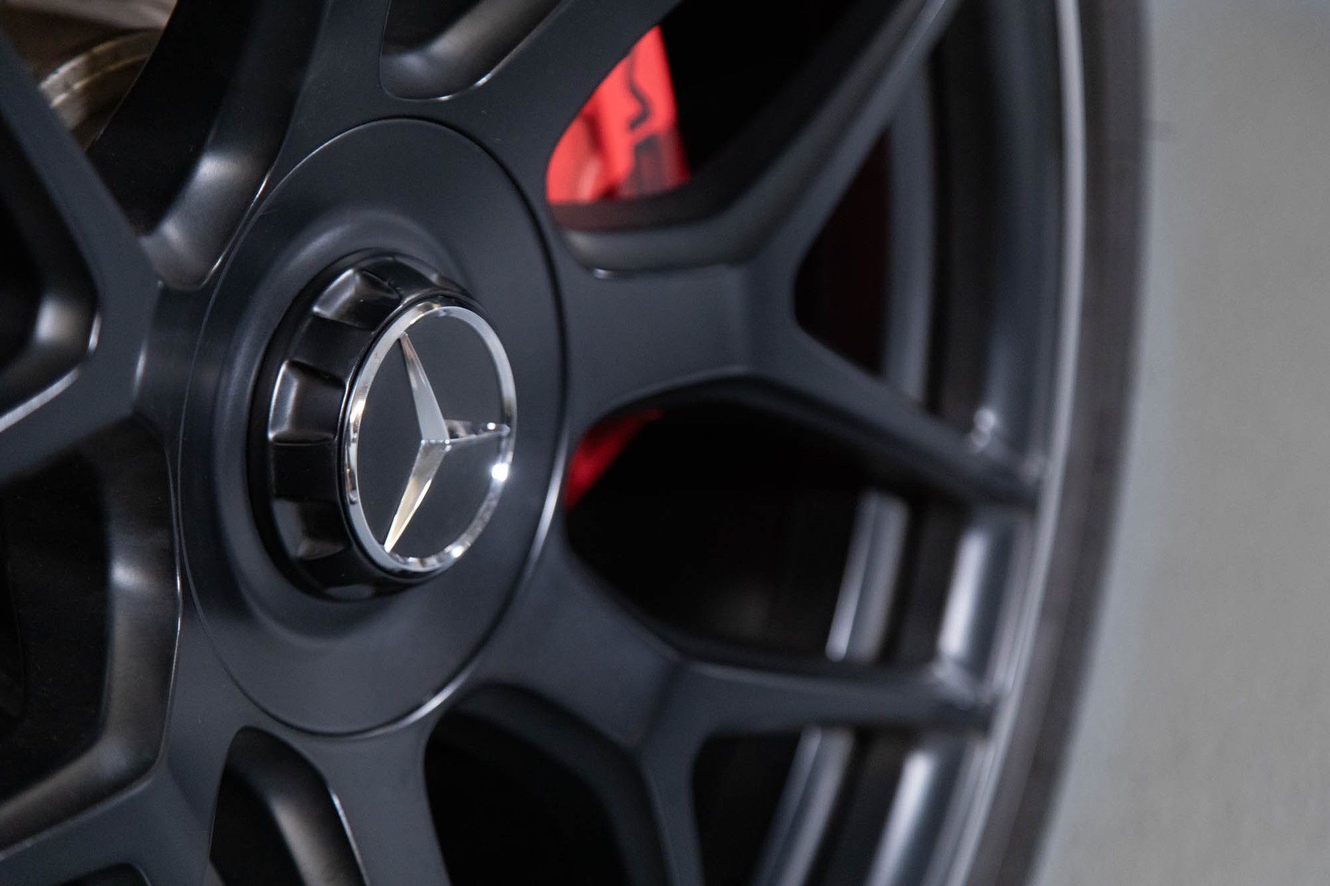 MERCEDES-BENZ GLC 63 S AMG 4Matic+ 9G-Tronic-image-8