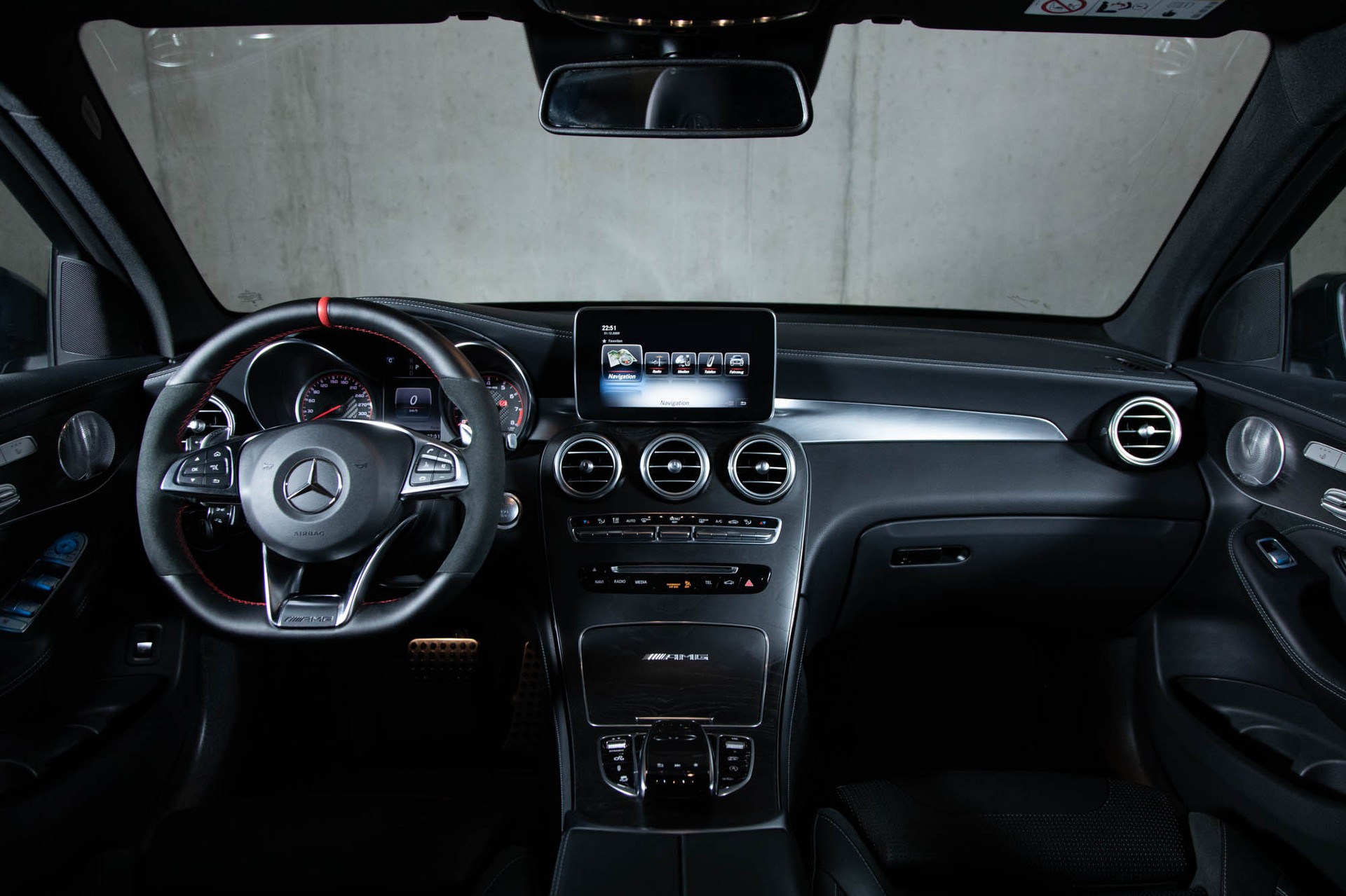 MERCEDES-BENZ GLC 63 S AMG 4Matic+ 9G-Tronic-image-16