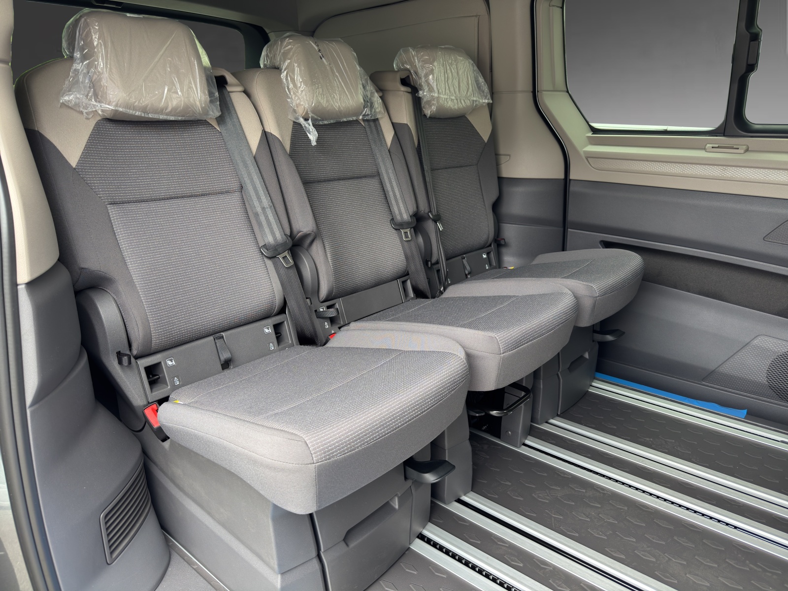 VW California 2.0 TDI Beach Tour Liberty-showroom-element-1