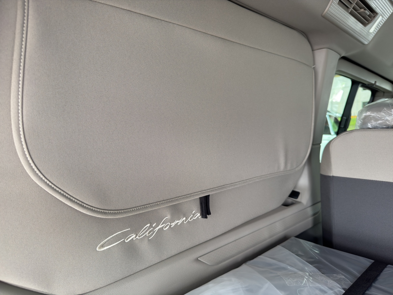 VW California 2.0 TDI Beach Tour Liberty-image-7
