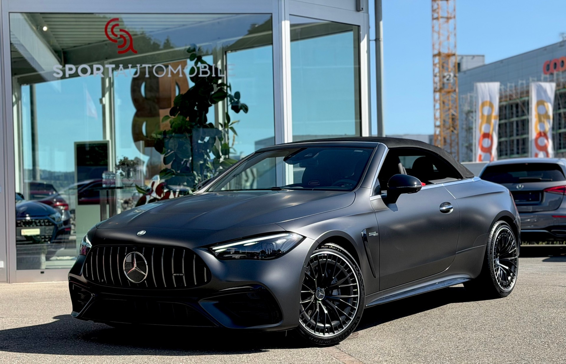 MERCEDES-BENZ CLE AMG 53 Cabrio 4Matic+ 9G-Tronic-showroom-element-1