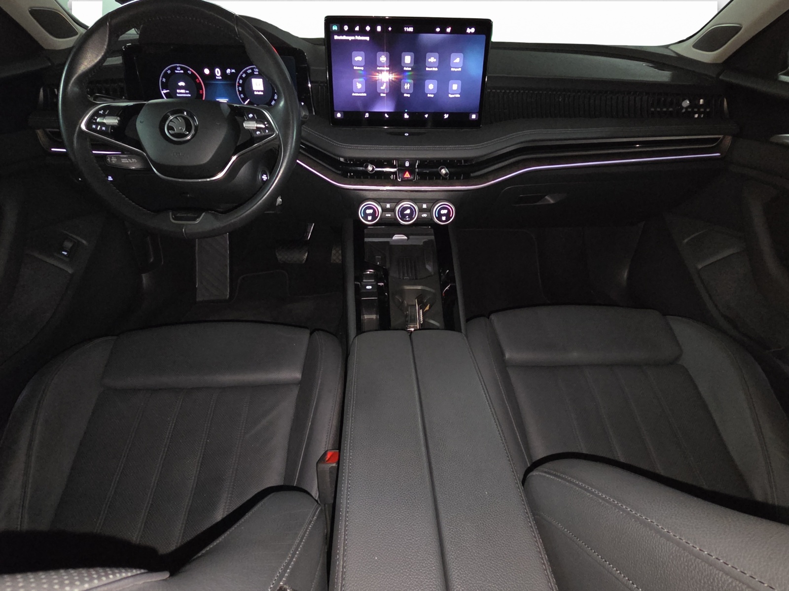 SKODA Superb Combi 2.0 TDi L&K 4x4 DSG-image-6