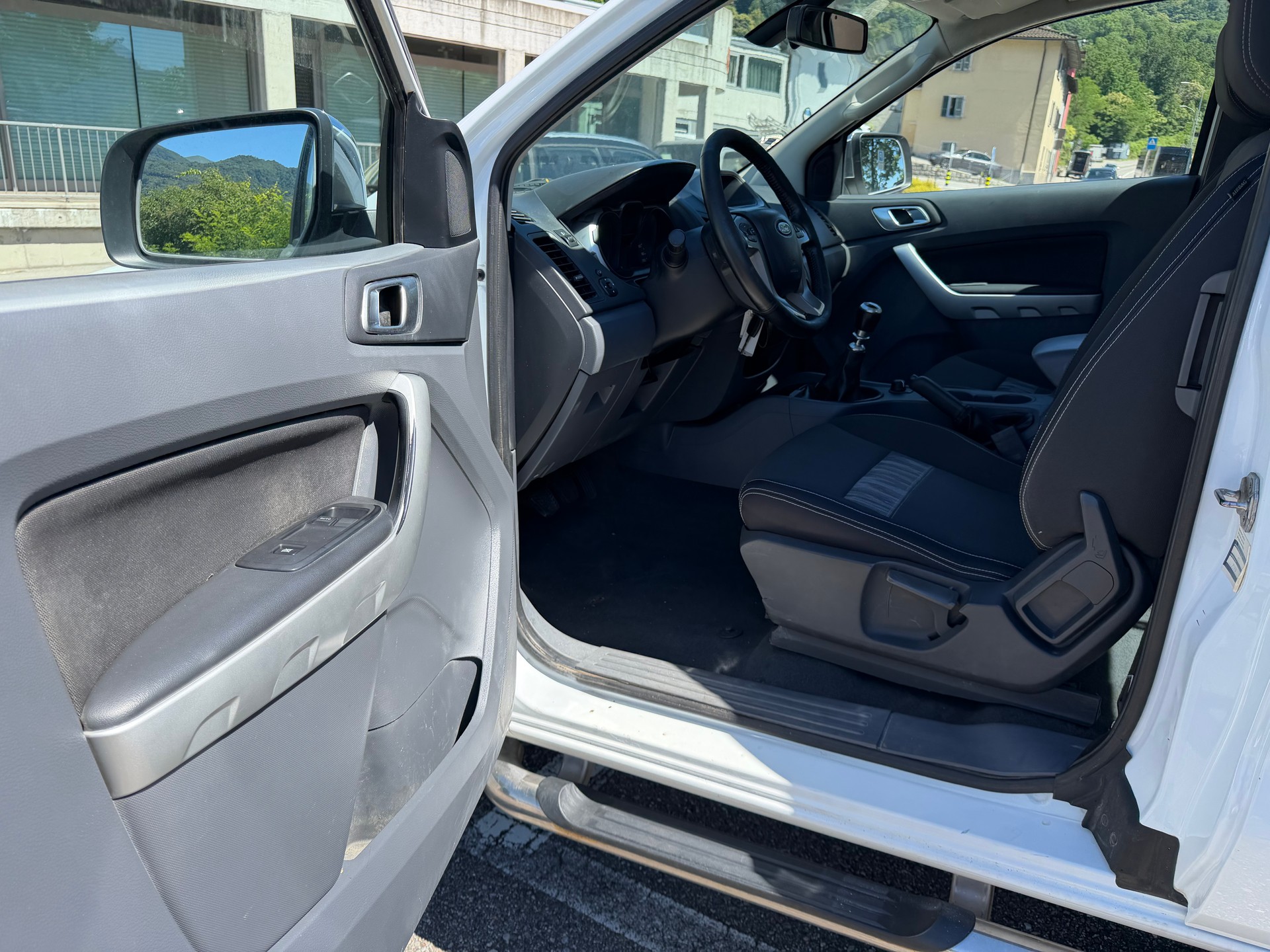 FORD Ranger XLT 2.2 TDCi 4x4-image-5