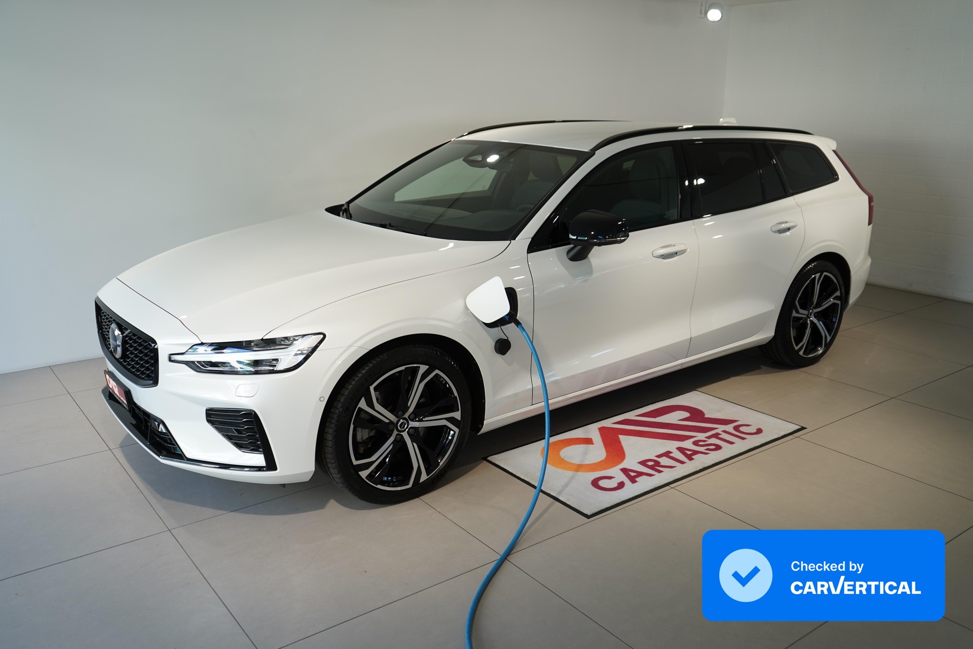 VOLVO V60 2.0 T6 TE Plus Dark for Business eAWD