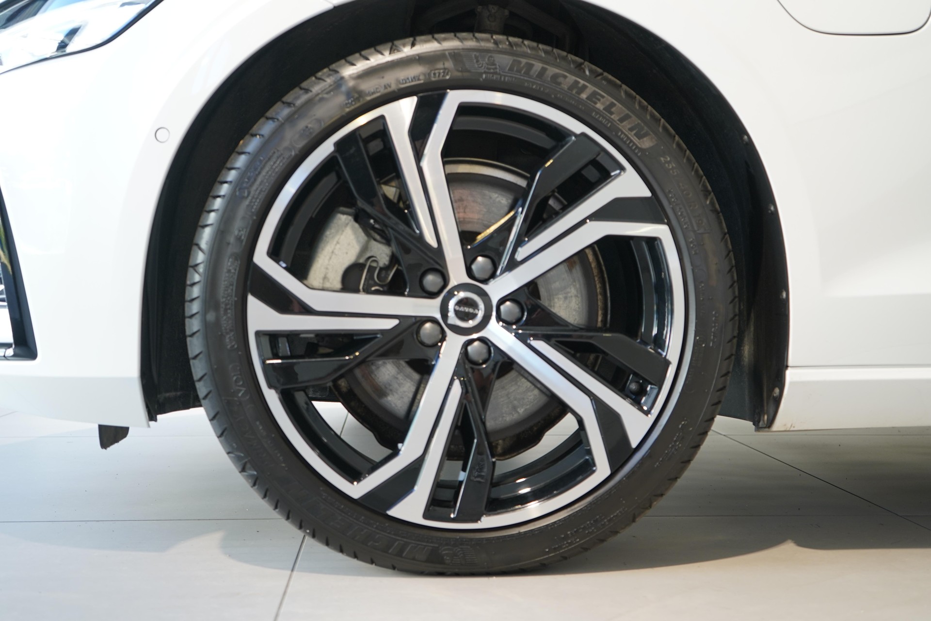 VOLVO V60 2.0 T6 TE Plus Dark for Business eAWD-image-22