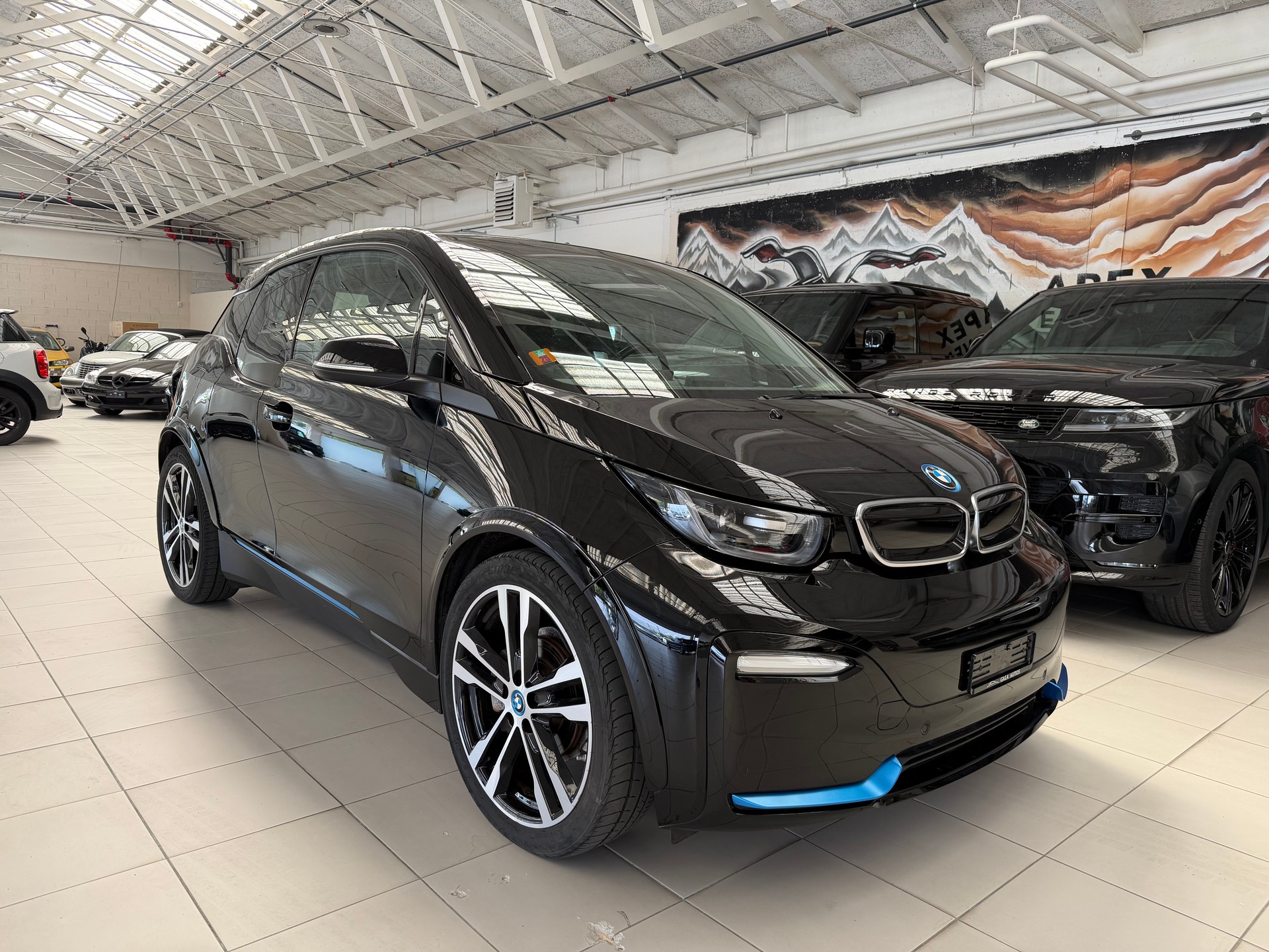 BMW i3s (94Ah)-showroom-element-2