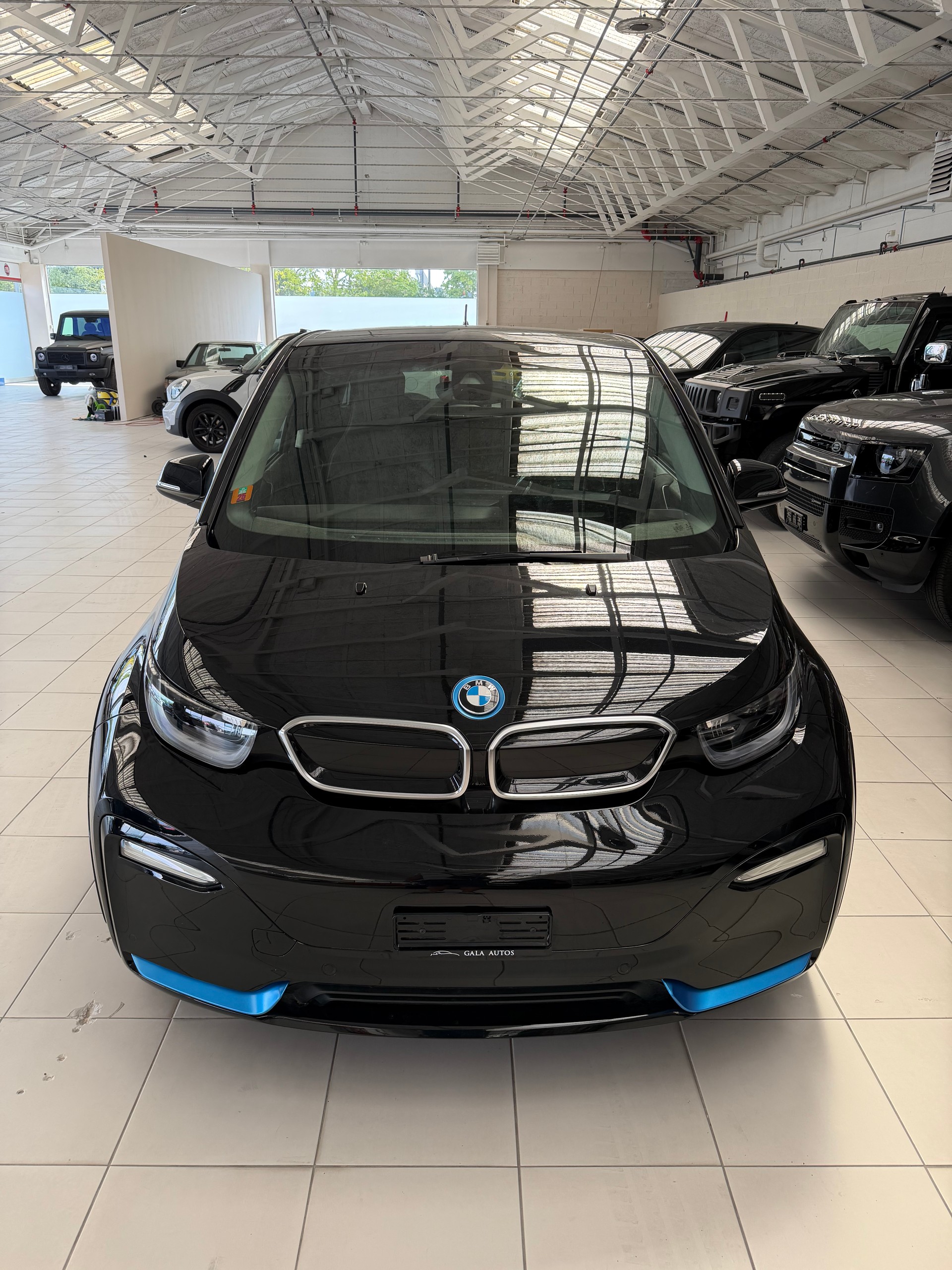 BMW i3s (94Ah)-showroom-element-3