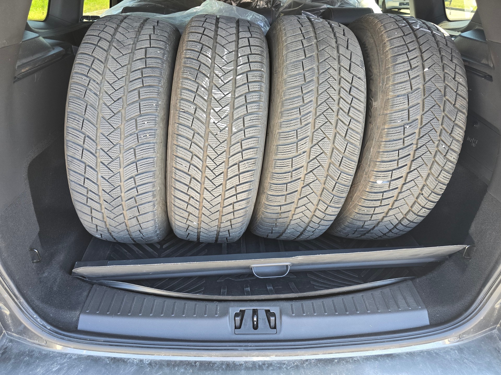 FORD Kuga 2.0 TDCi ST Line High 4WD PowerShift-image-11