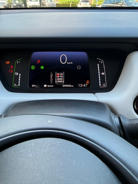 HONDA Jazz 1.5i-MMD Executive E-CVT-image-9