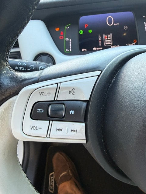 HONDA Jazz 1.5i-MMD Executive E-CVT-image-12