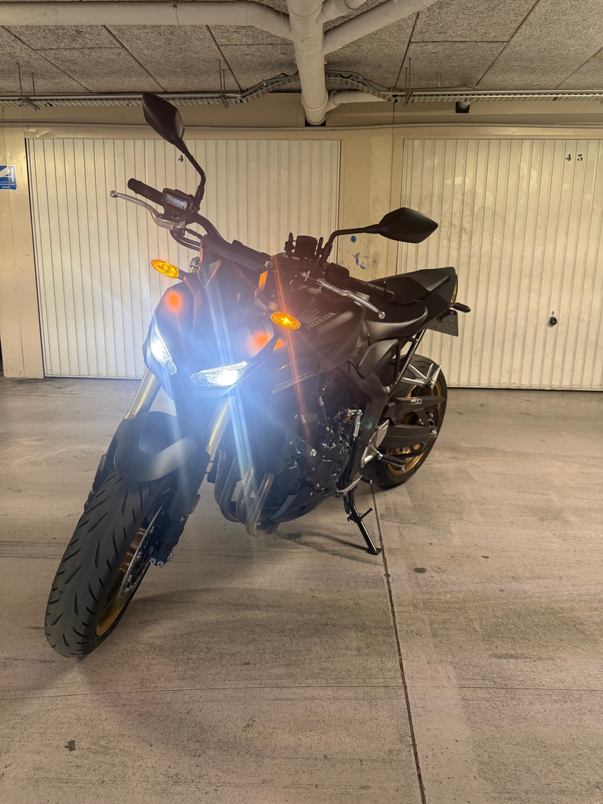 HONDA CB 1000 Hornet SP-image-2