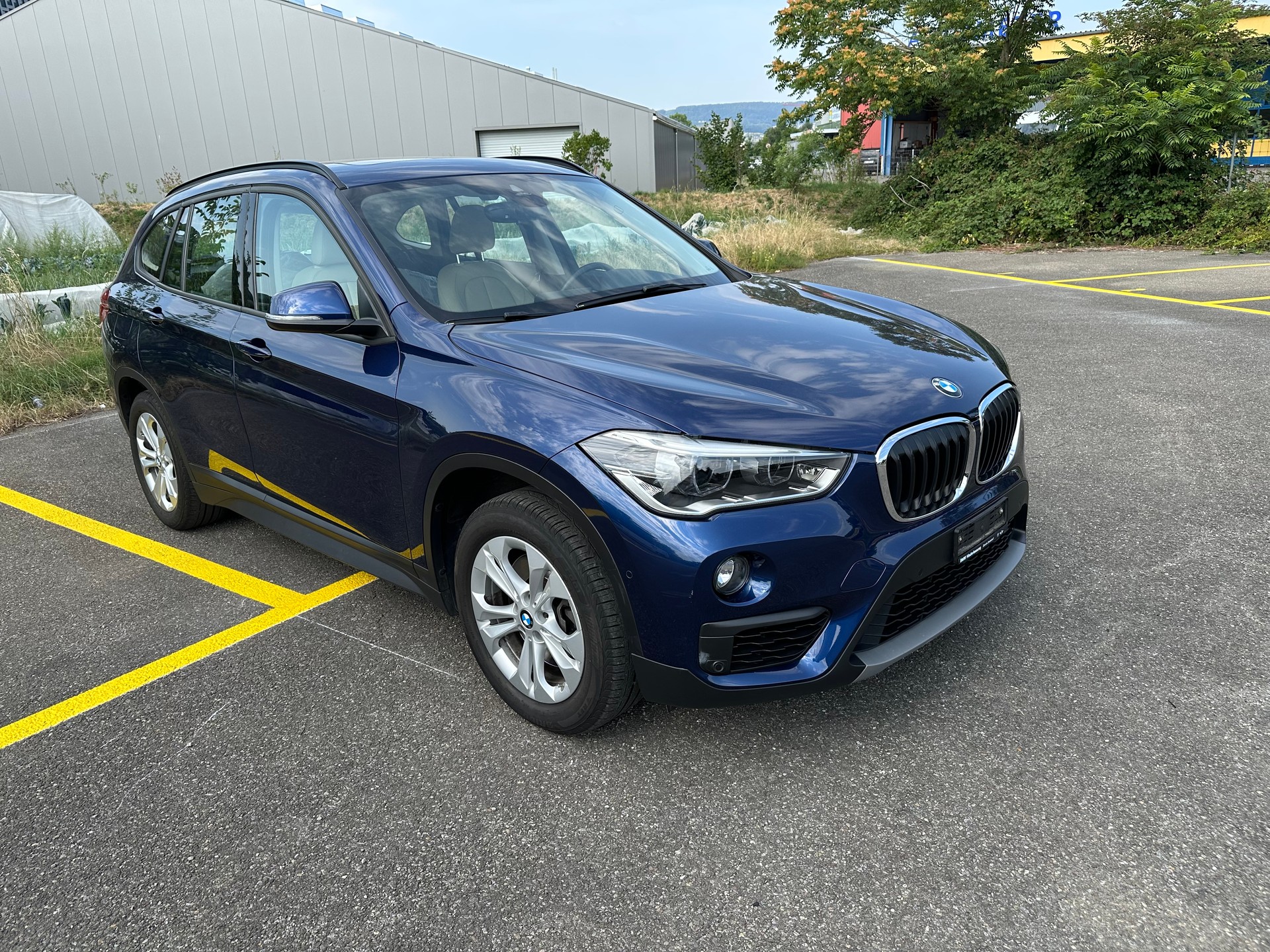 BMW X1 xDrive 20i Steptronic-showroom-element-2