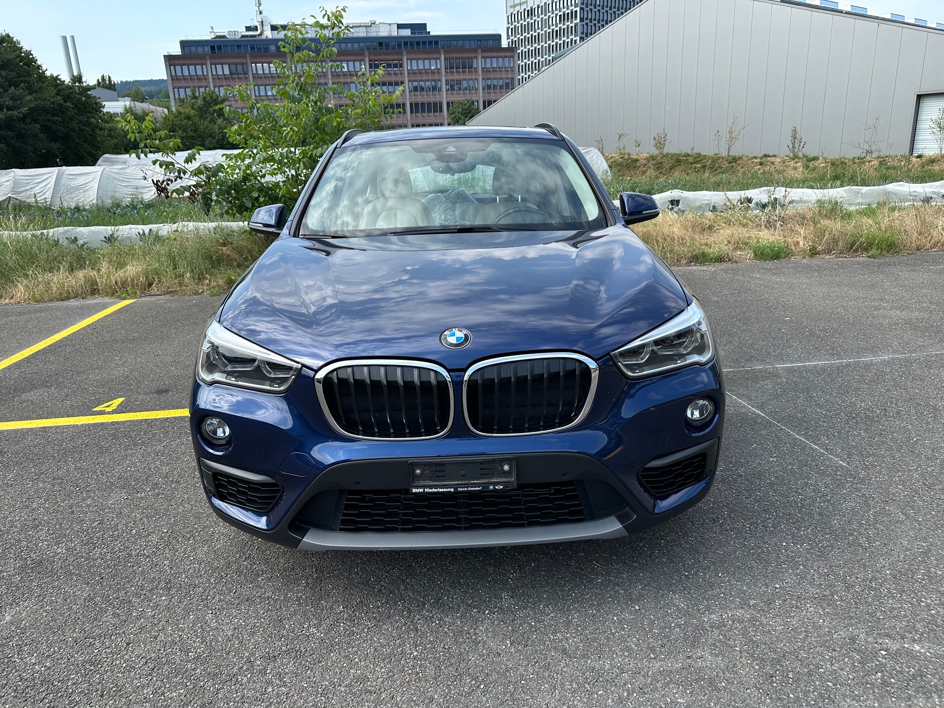 BMW X1 xDrive 20i Steptronic-showroom-element-1