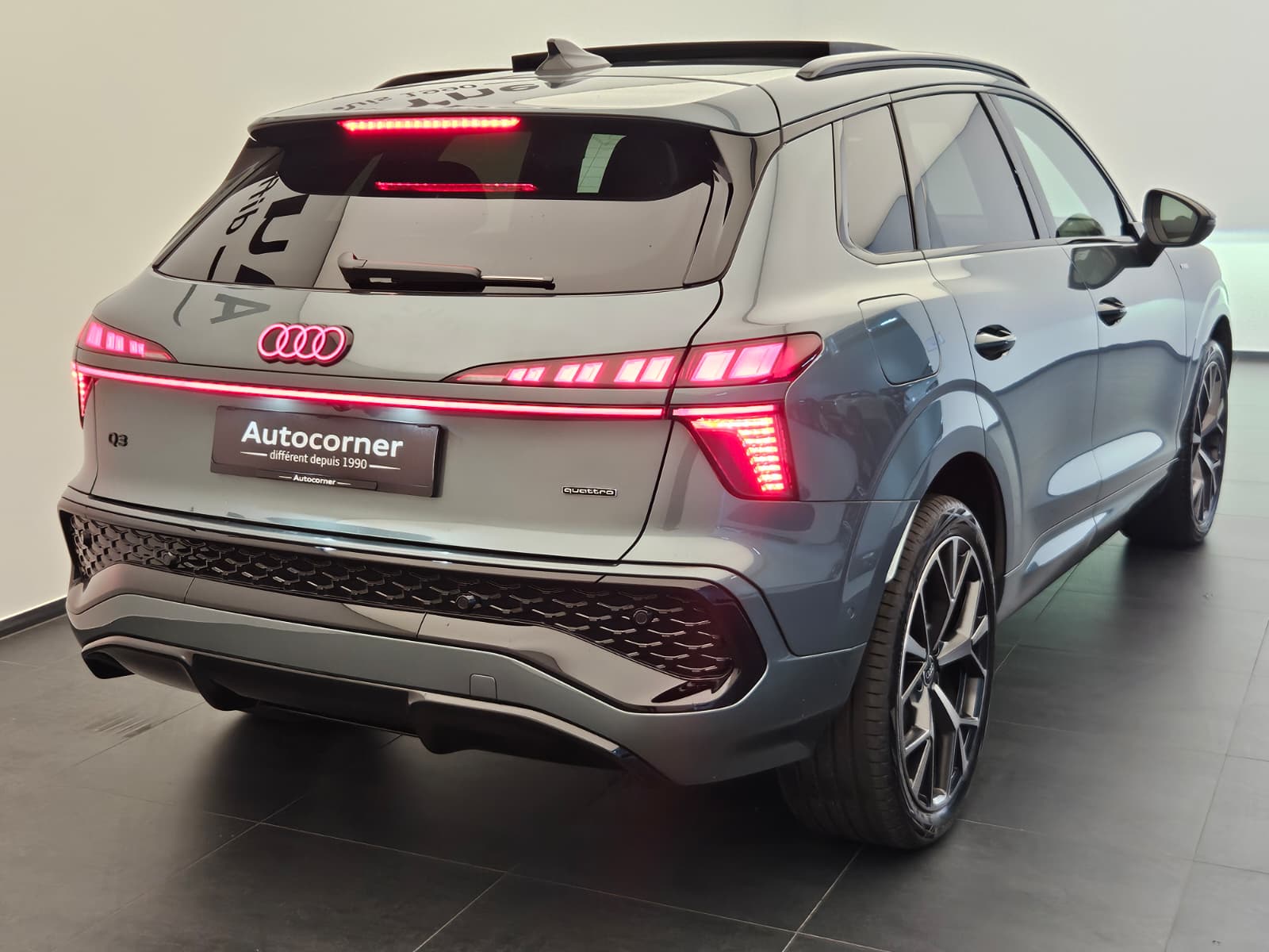 AUDI Q3 SUV TFSI quattro 195 kW S tronic-image-6