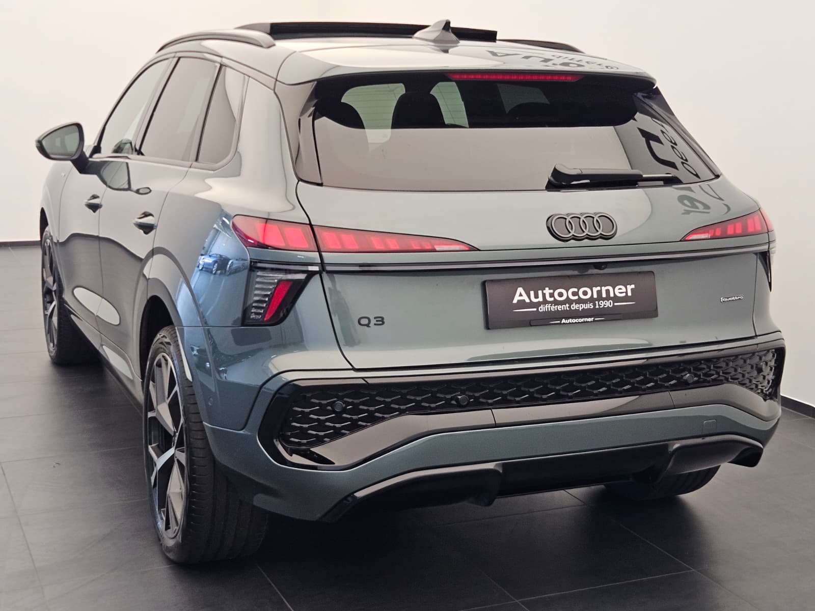 AUDI Q3 SUV TFSI quattro 195 kW S tronic-image-8