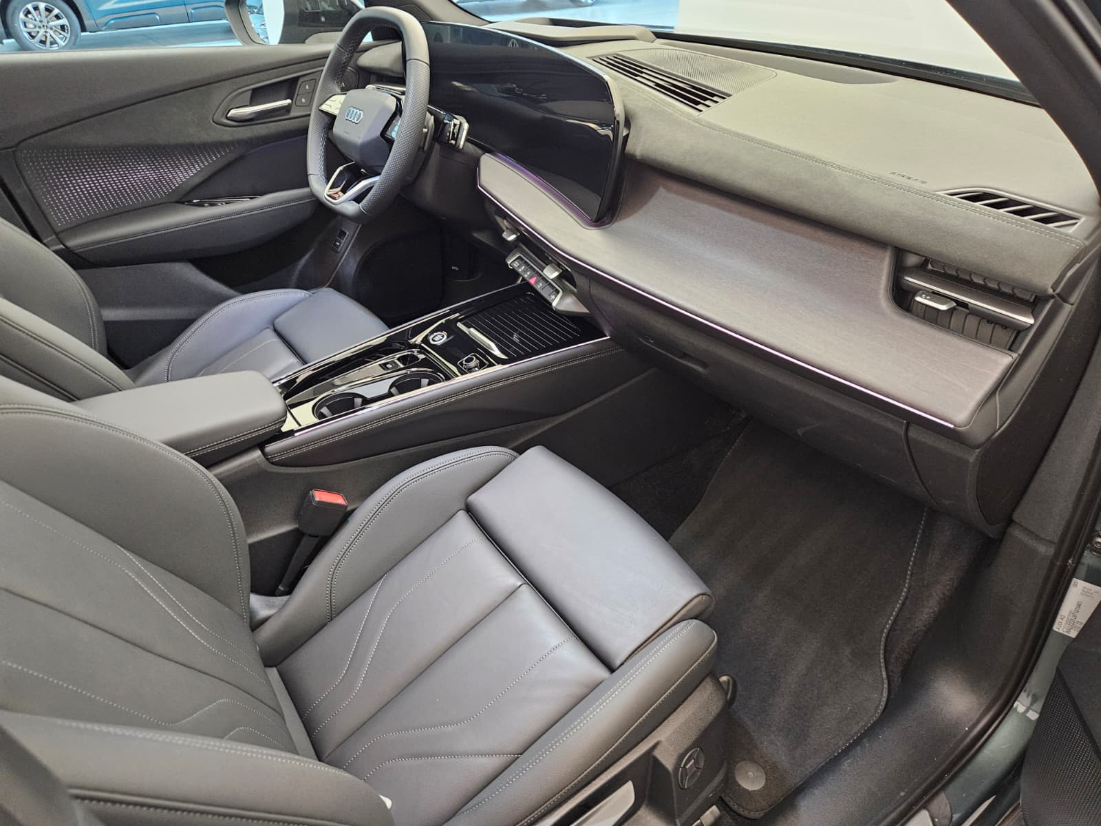 AUDI Q3 SUV TFSI quattro 195 kW S tronic-image-11