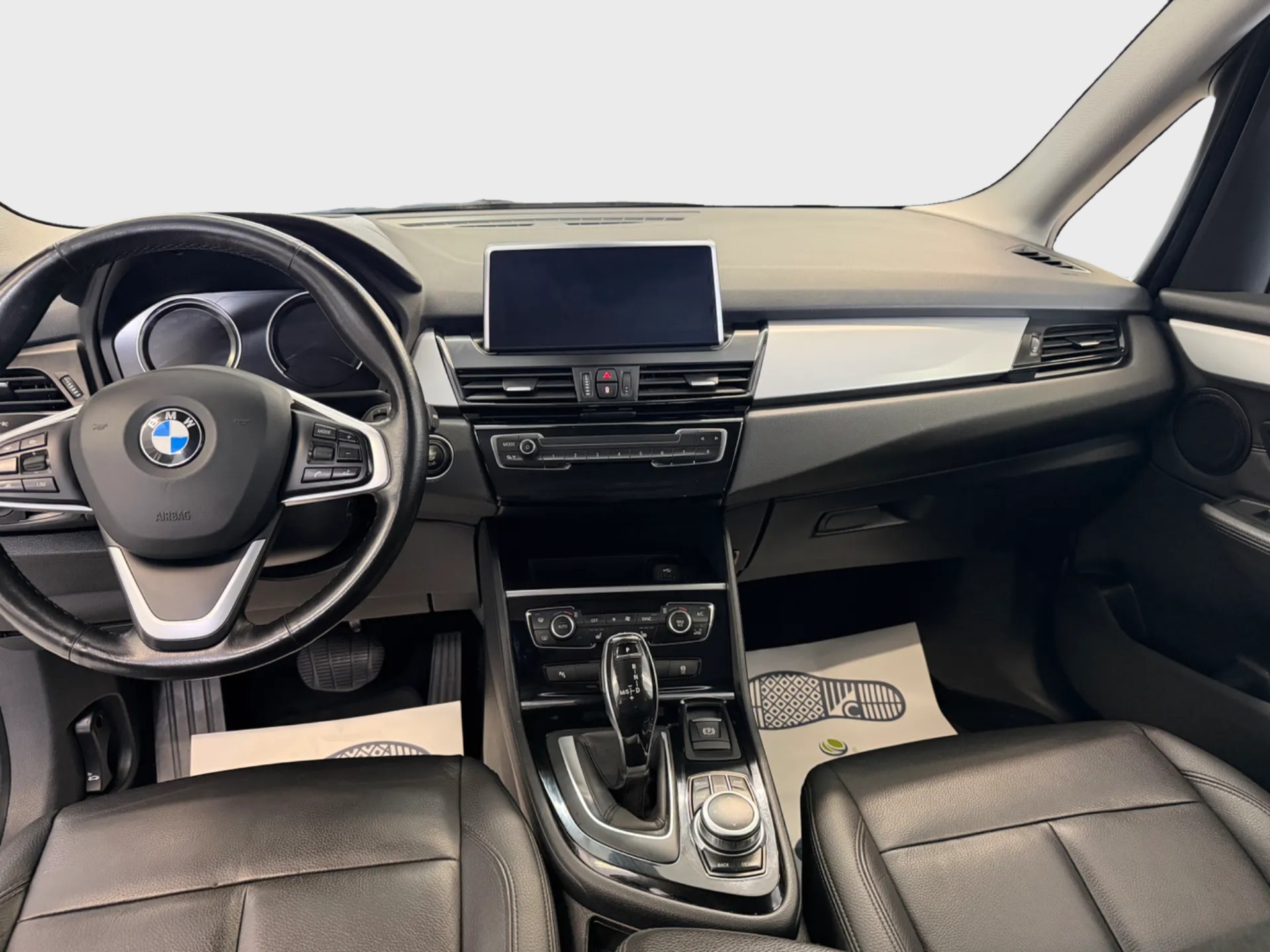 BMW 220d xDrive Gran Tourer Steptronic-image-9