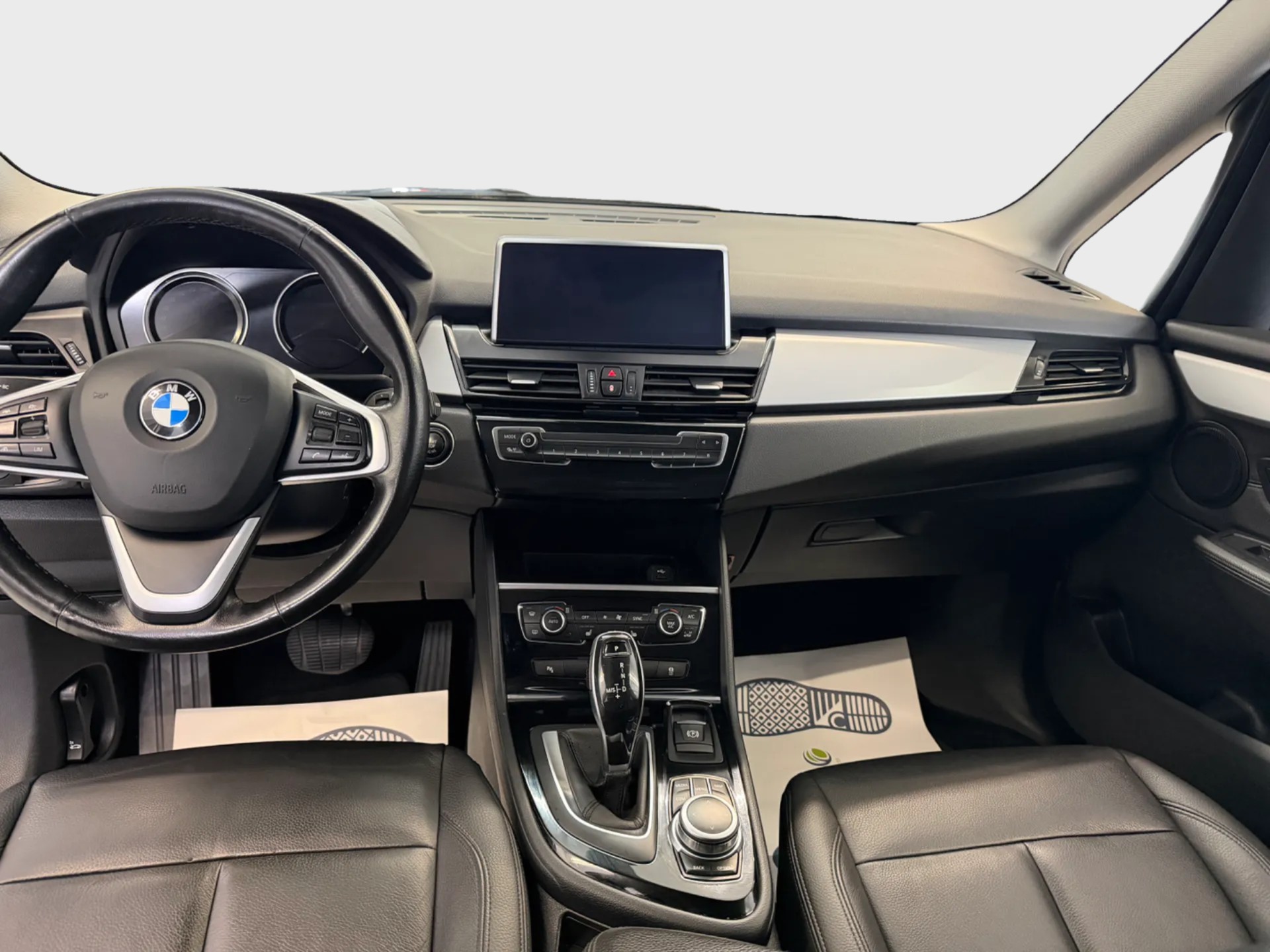 BMW 220d xDrive Gran Tourer Steptronic-image-8