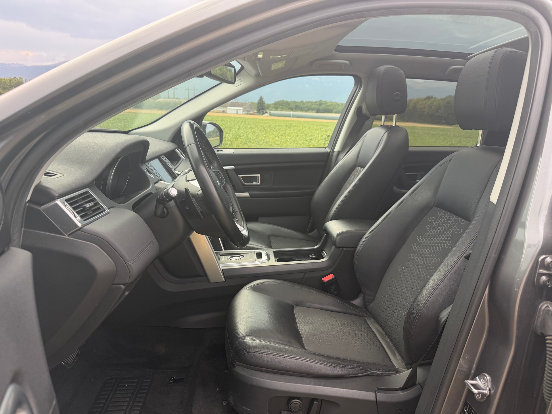 LAND ROVER Discovery Sport 2.0 TD4 HSE Luxury-image-11