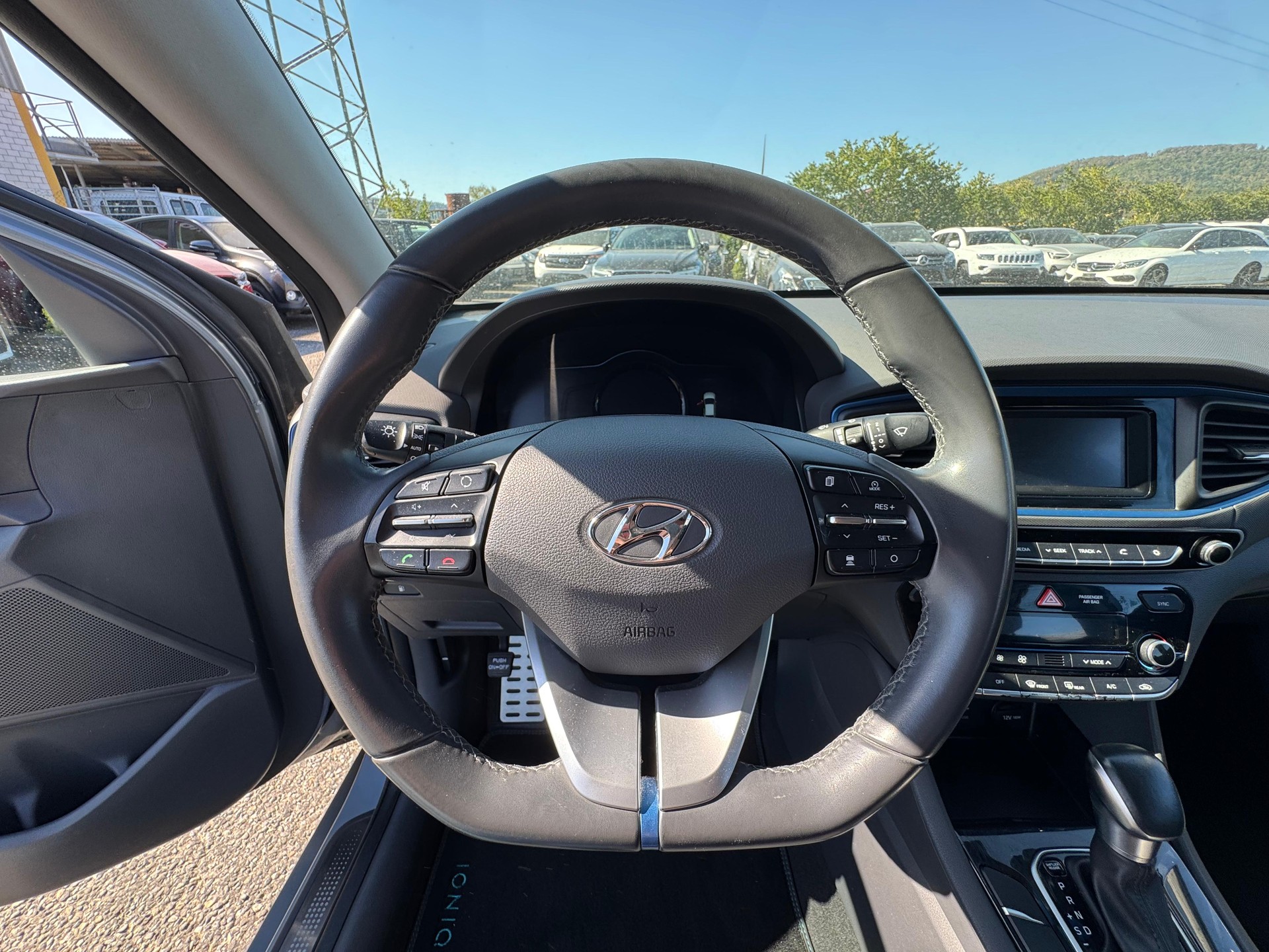HYUNDAI Ioniq 1.6 GDi HEV Launch DCT-image-6