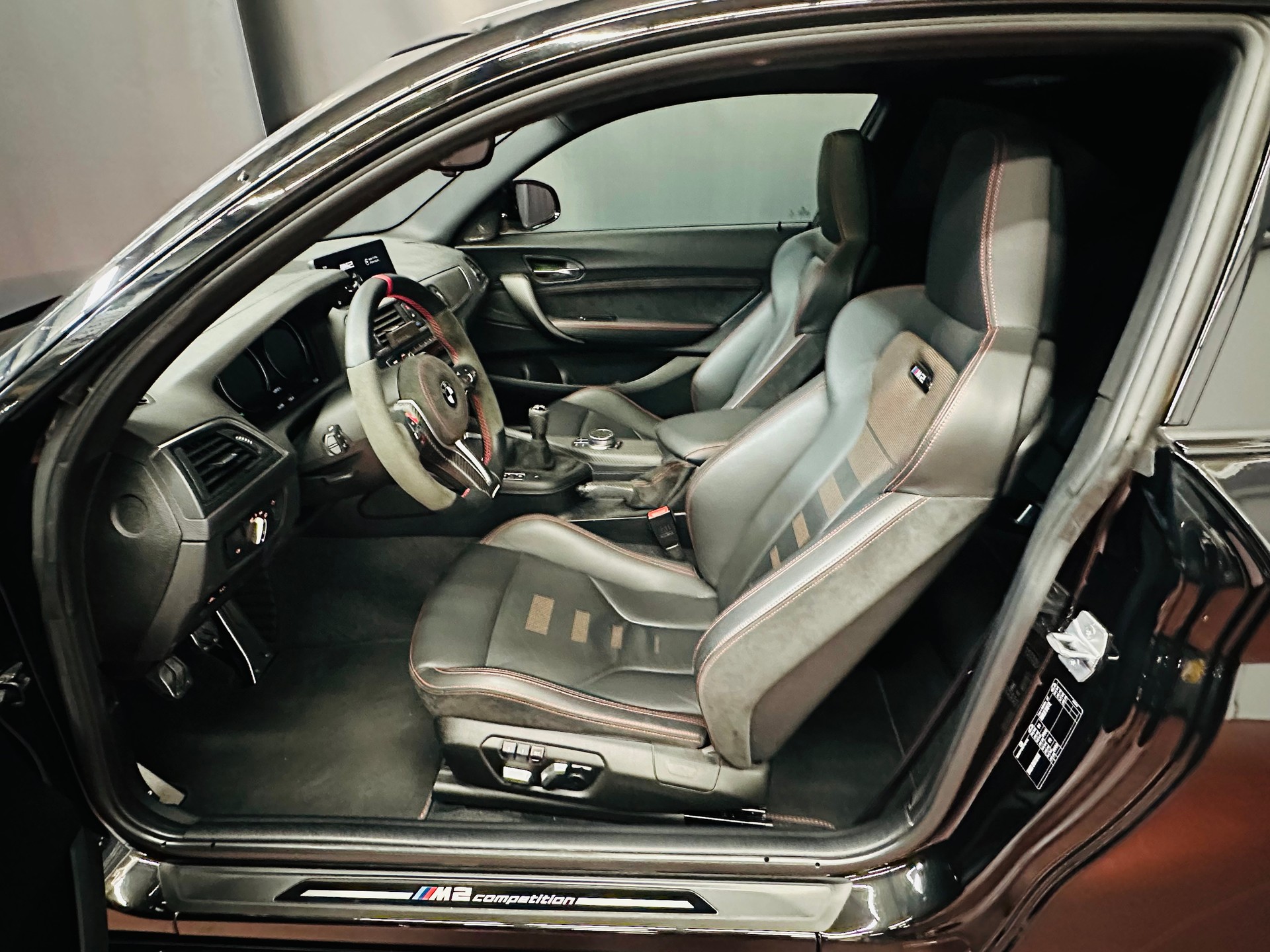 BMW M2 Competition Handschalter-image-15