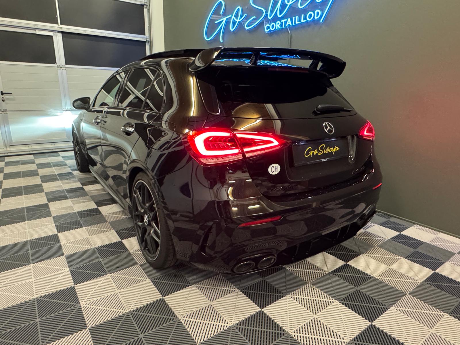 MERCEDES-BENZ A 45 S AMG 4Matic+ Speedshift-showroom-element-3