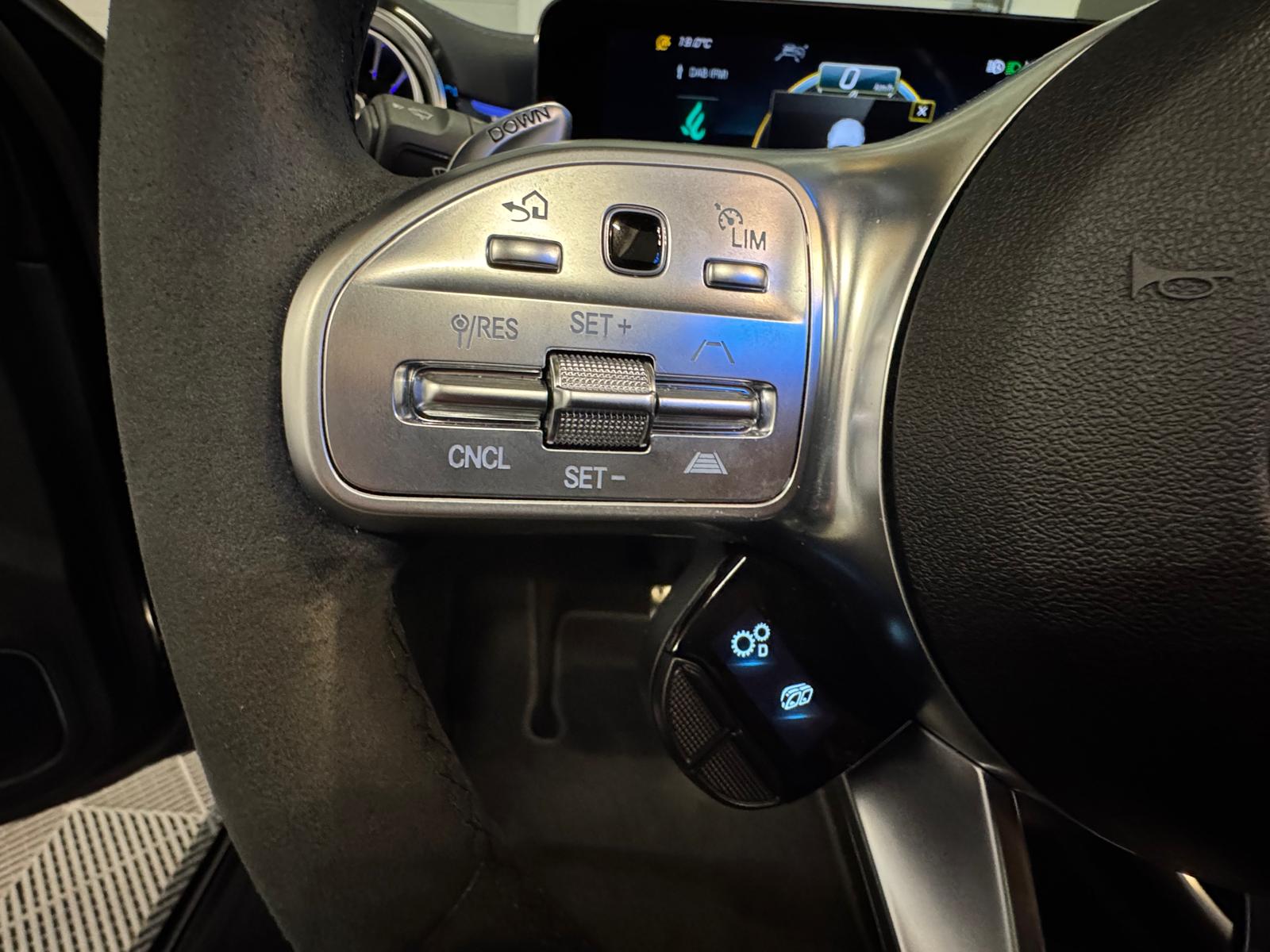 MERCEDES-BENZ A 45 S AMG 4Matic+ Speedshift-image-18