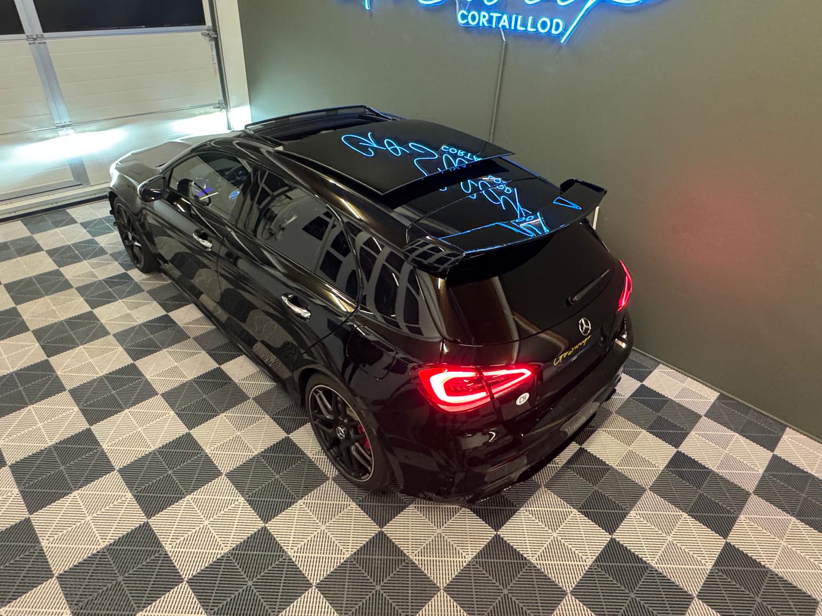 MERCEDES-BENZ A 45 S AMG 4Matic+ Speedshift-showroom-element-2