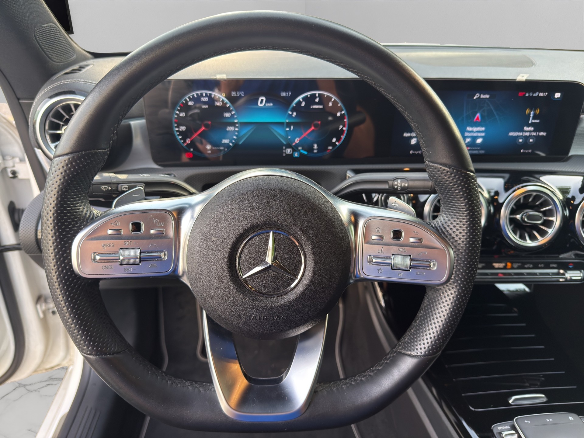 MERCEDES-BENZ CLA Shooting Brake 250 4Matic 7G-DCT * Swiss Star * 8 fach * Garantie * 1. Hand *-image-11