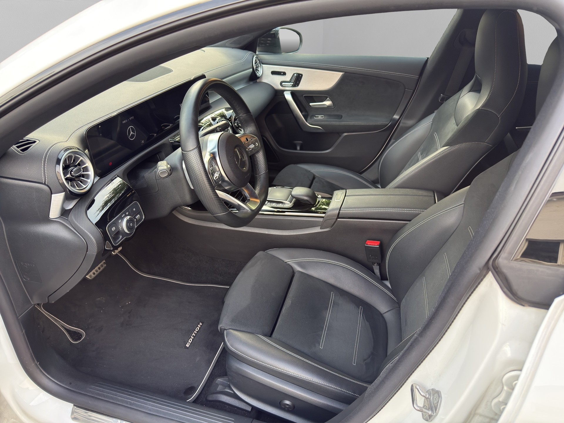 MERCEDES-BENZ CLA Shooting Brake 250 4Matic 7G-DCT * Swiss Star * 8 fach * Garantie * 1. Hand *-image-6