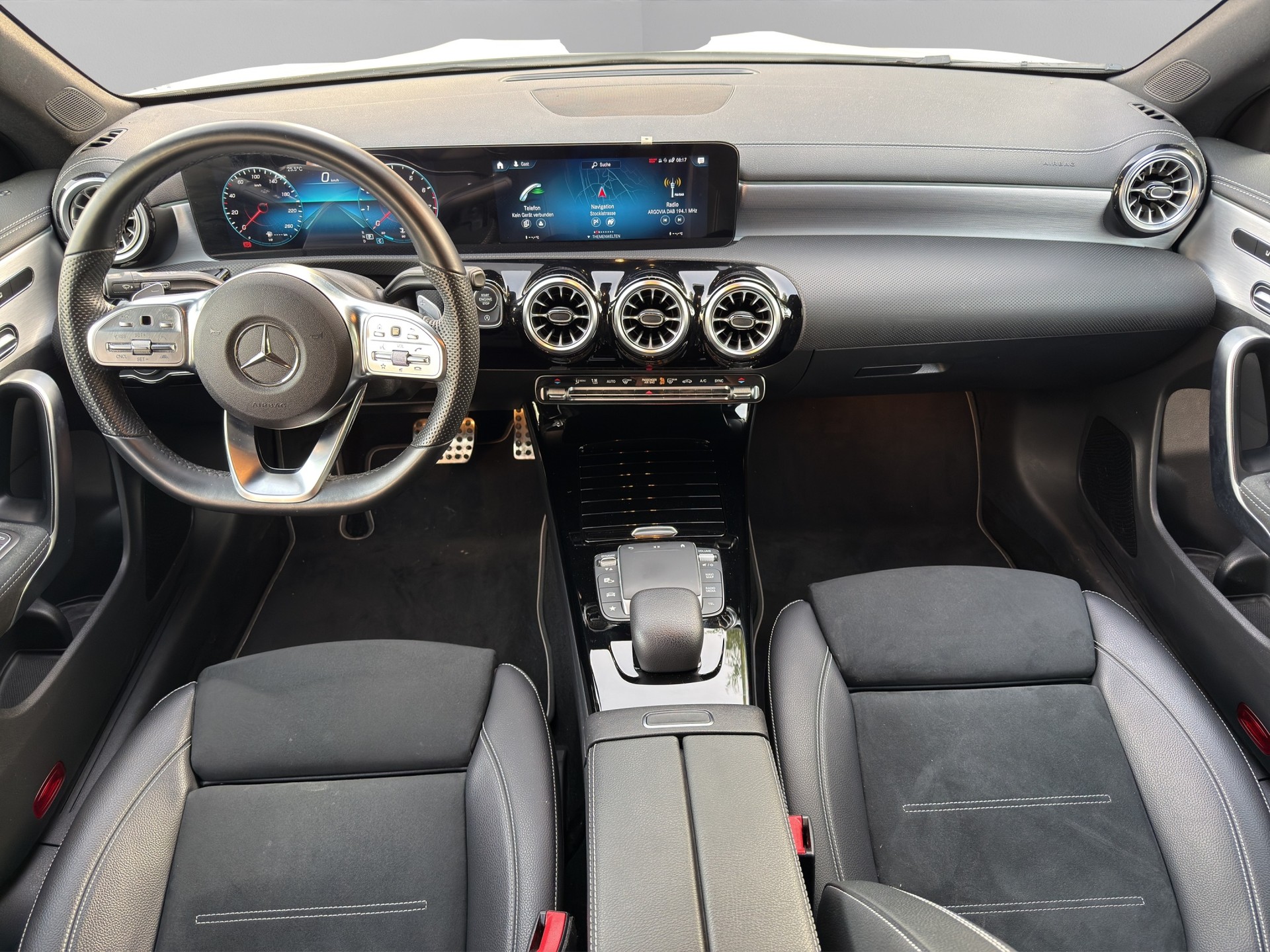 MERCEDES-BENZ CLA Shooting Brake 250 4Matic 7G-DCT * Swiss Star * 8 fach * Garantie * 1. Hand *-image-10