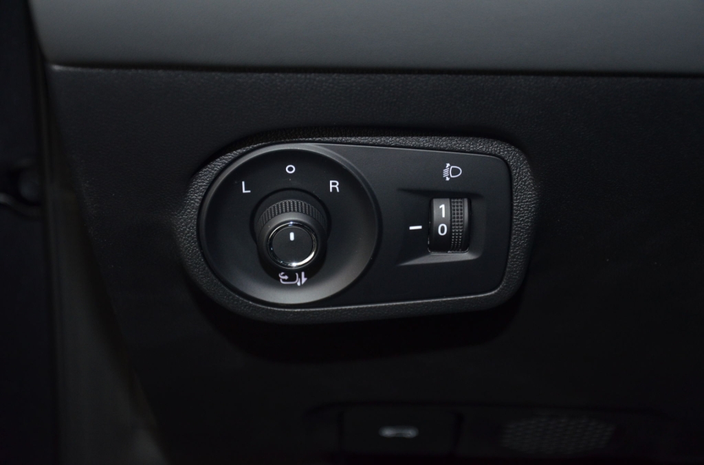 MG 4 EV 64kWh Premium Facelift-image-21