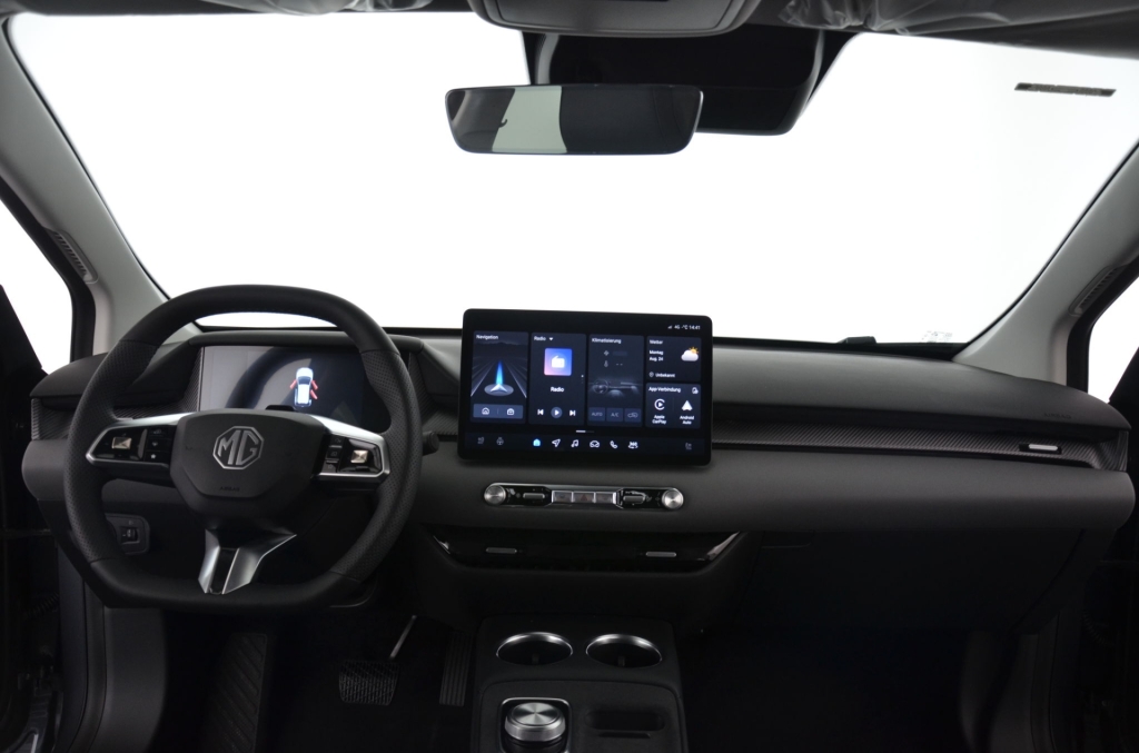 MG 4 EV 64kWh Premium Facelift-image-11