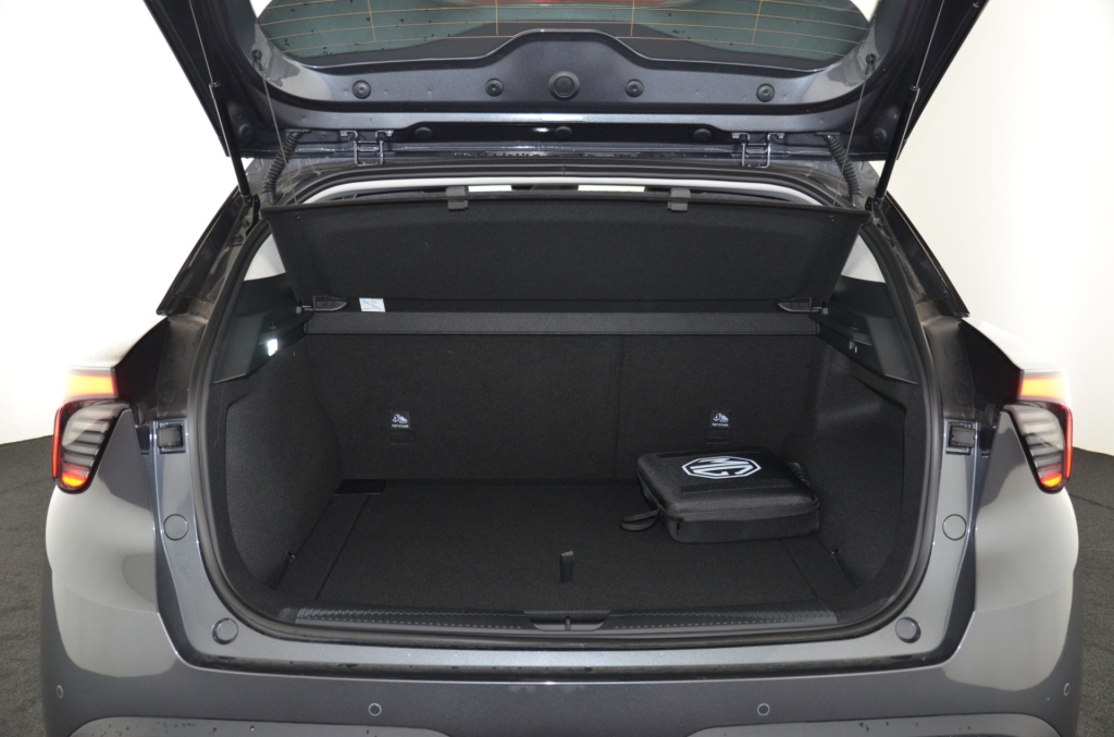 MG 4 EV 64kWh Premium Facelift-image-25