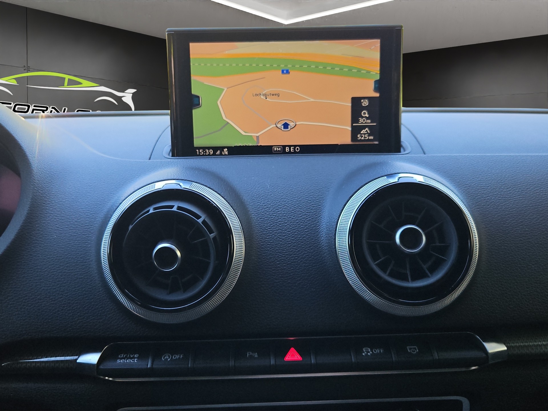 AUDI RS3 Sportback 2.5 TSI quattro S-tronic-image-18