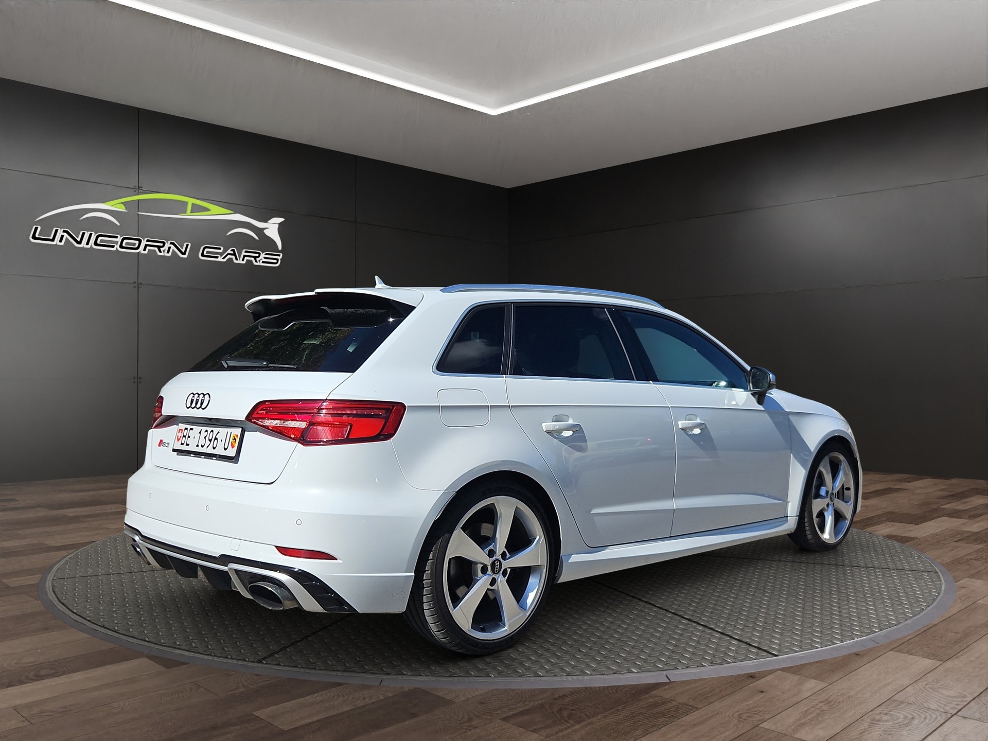 AUDI RS3 Sportback 2.5 TSI quattro S-tronic-showroom-element-2