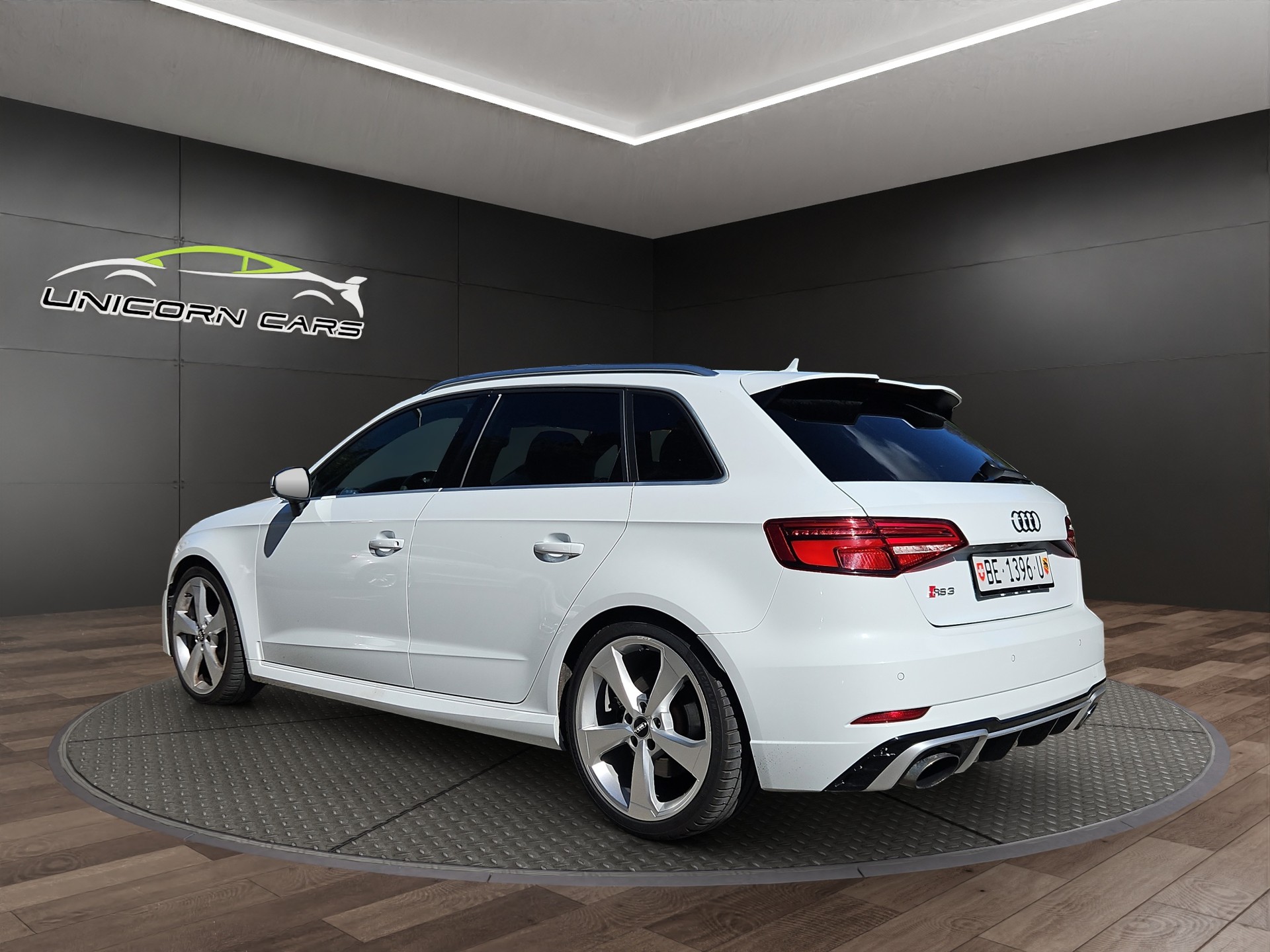 AUDI RS3 Sportback 2.5 TSI quattro S-tronic-image-6