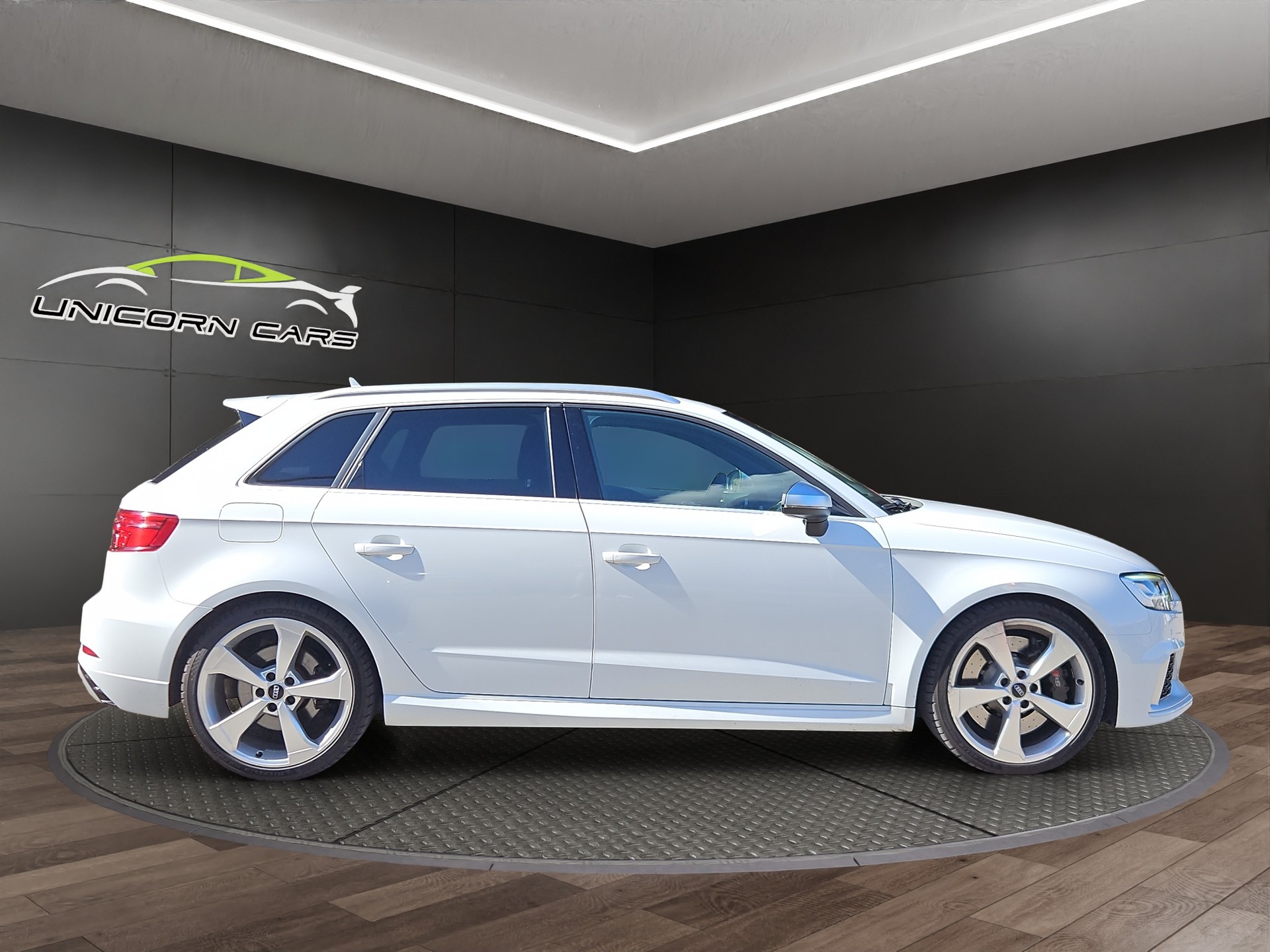 AUDI RS3 Sportback 2.5 TSI quattro S-tronic-showroom-element-1