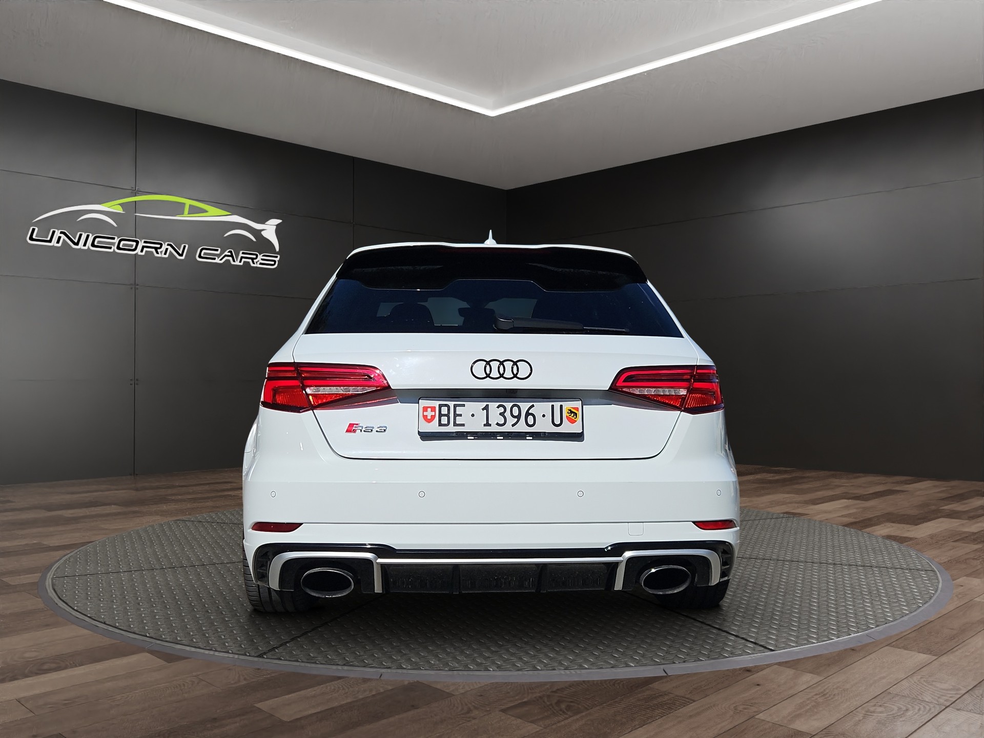 AUDI RS3 Sportback 2.5 TSI quattro S-tronic-showroom-element-3