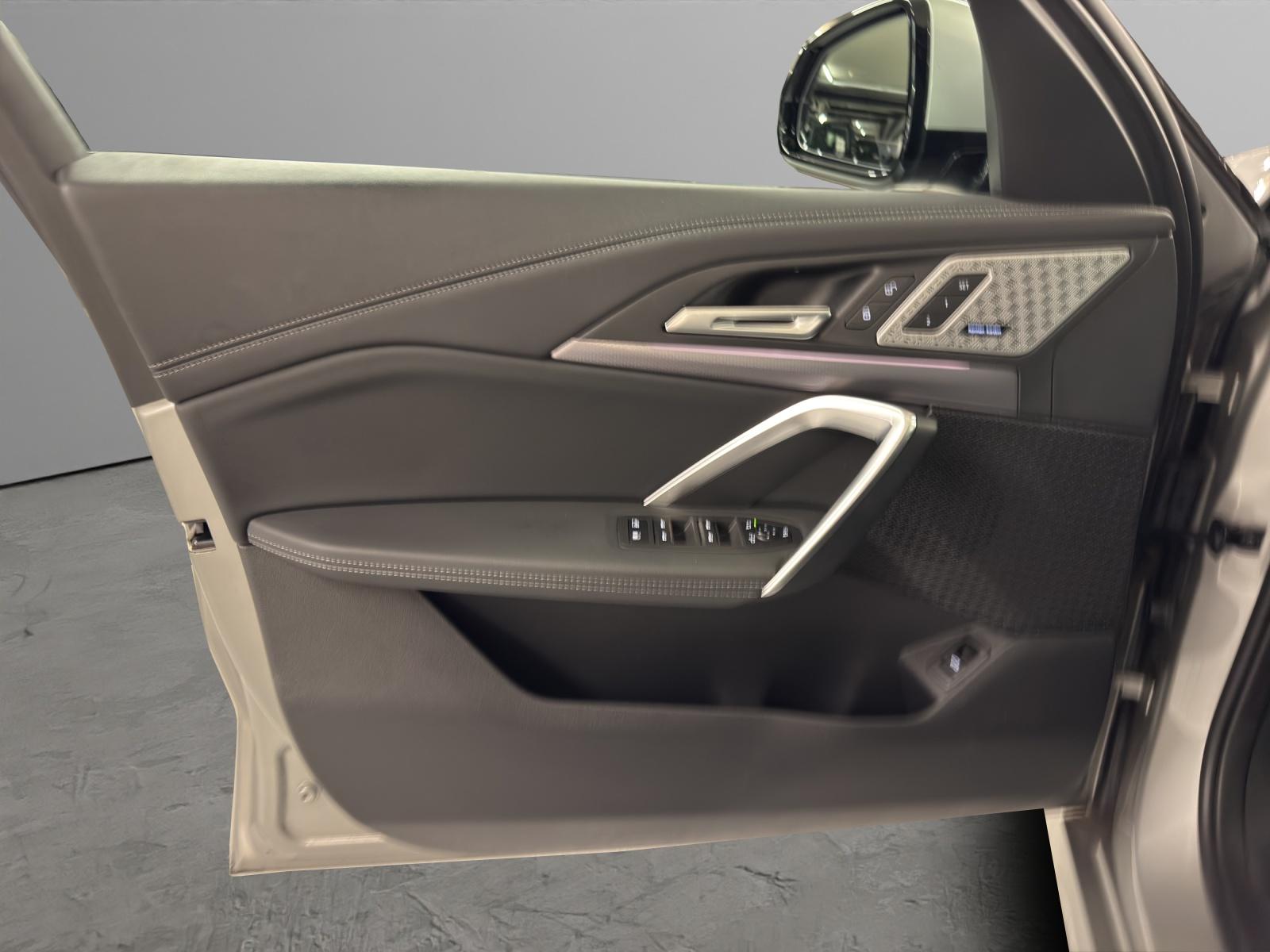 BMW X1 U11 30e xDrive-image-11