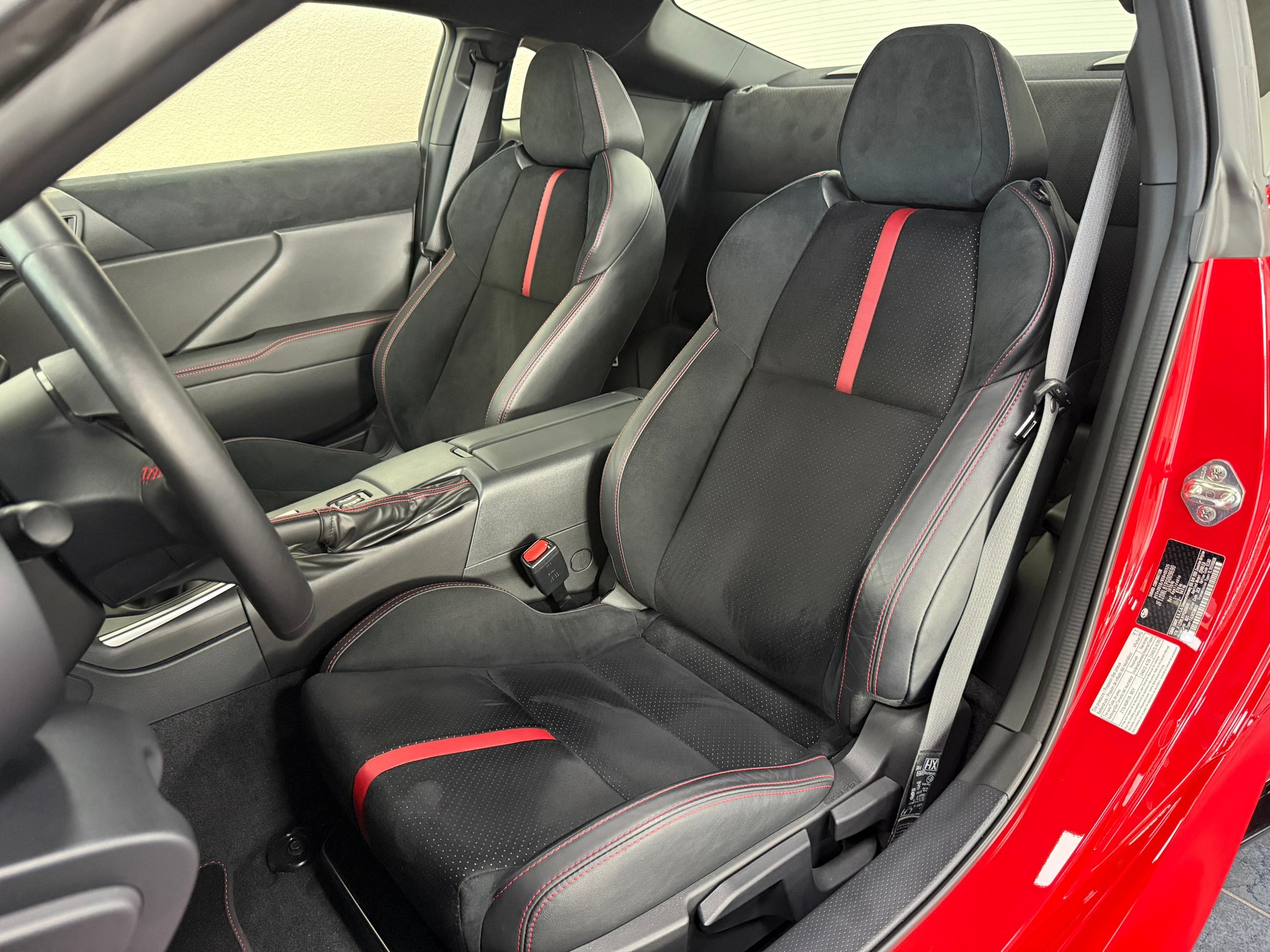 SUBARU BRZ 2.4 STI Line-image-16