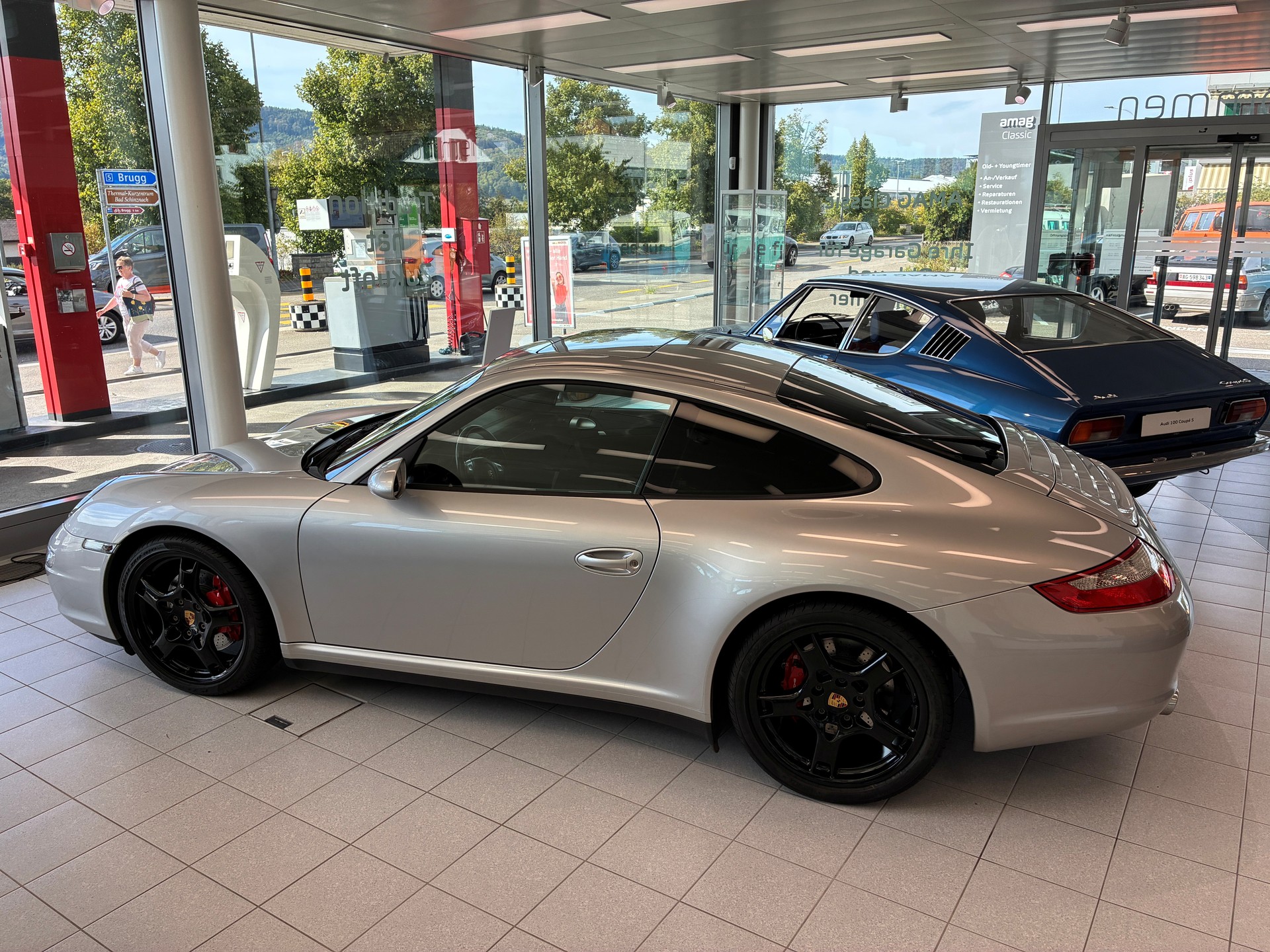 PORSCHE 911 Carrera 4S-showroom-element-2