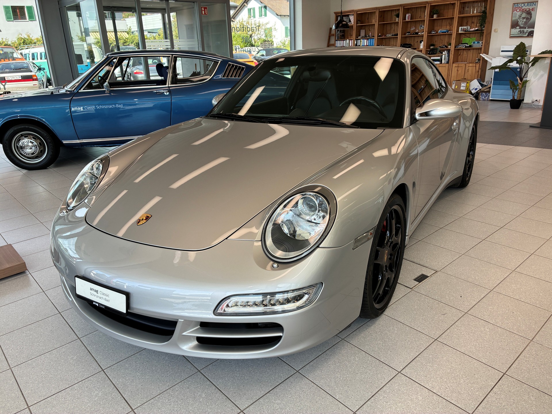PORSCHE 911 Carrera 4S-showroom-element-1