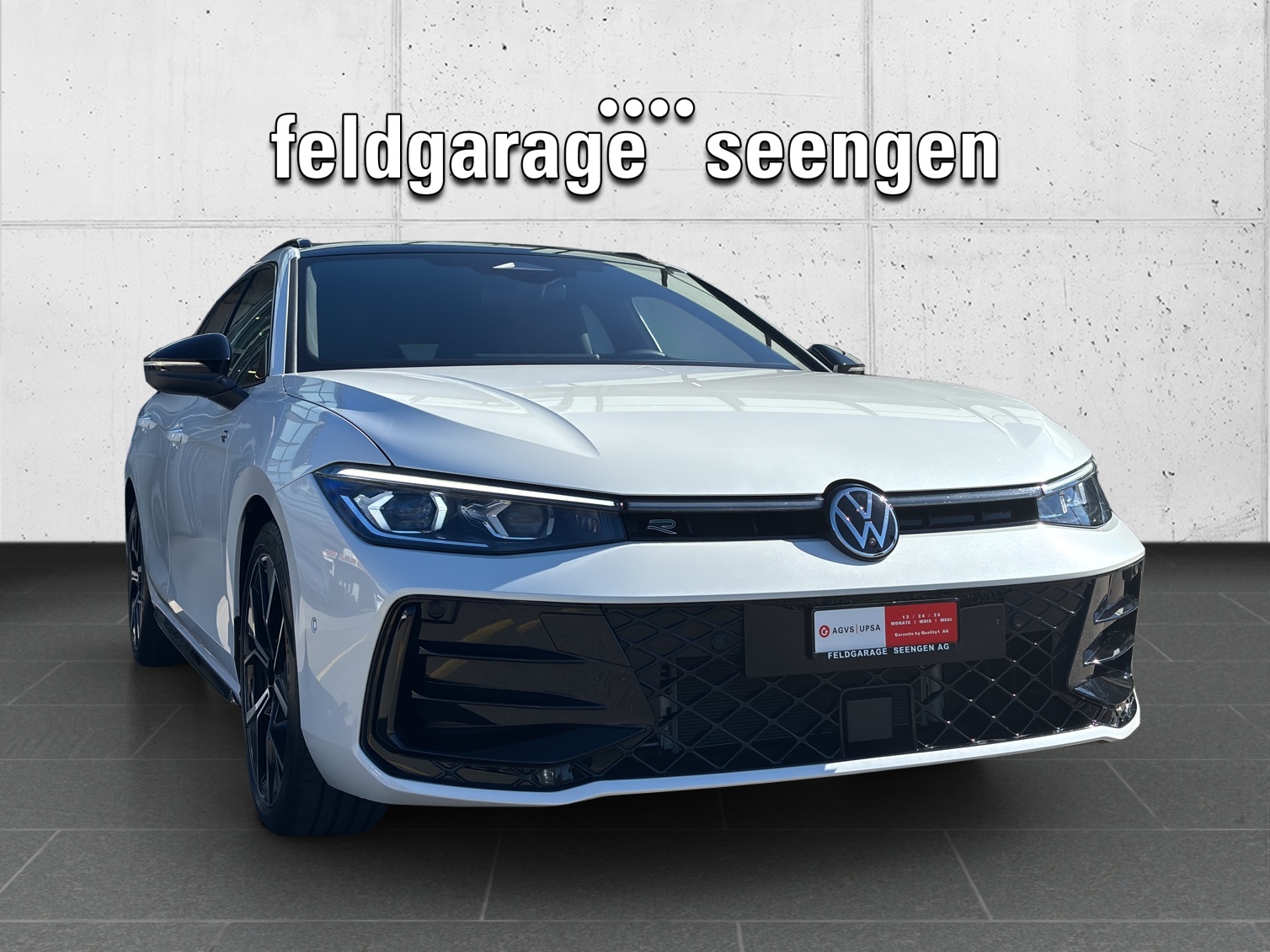 VW New Passat Variant 2.0 TSI evo4 R-Line Signature 4 Motion DSG mit fortl. Werksgarantie bis 07.2030, AHK, Leder & Winterräder-showroom-element-2