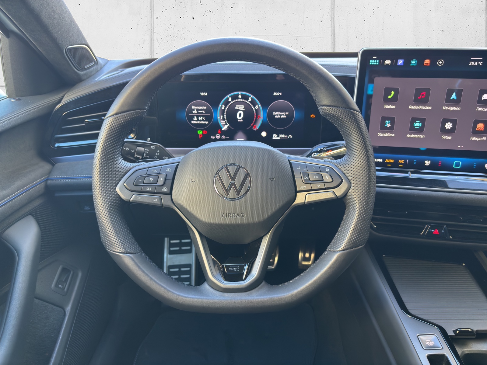 VW New Passat Variant 2.0 TSI evo4 R-Line Signature 4 Motion DSG mit fortl. Werksgarantie bis 07.2030, AHK, Leder & Winterräder-image-12