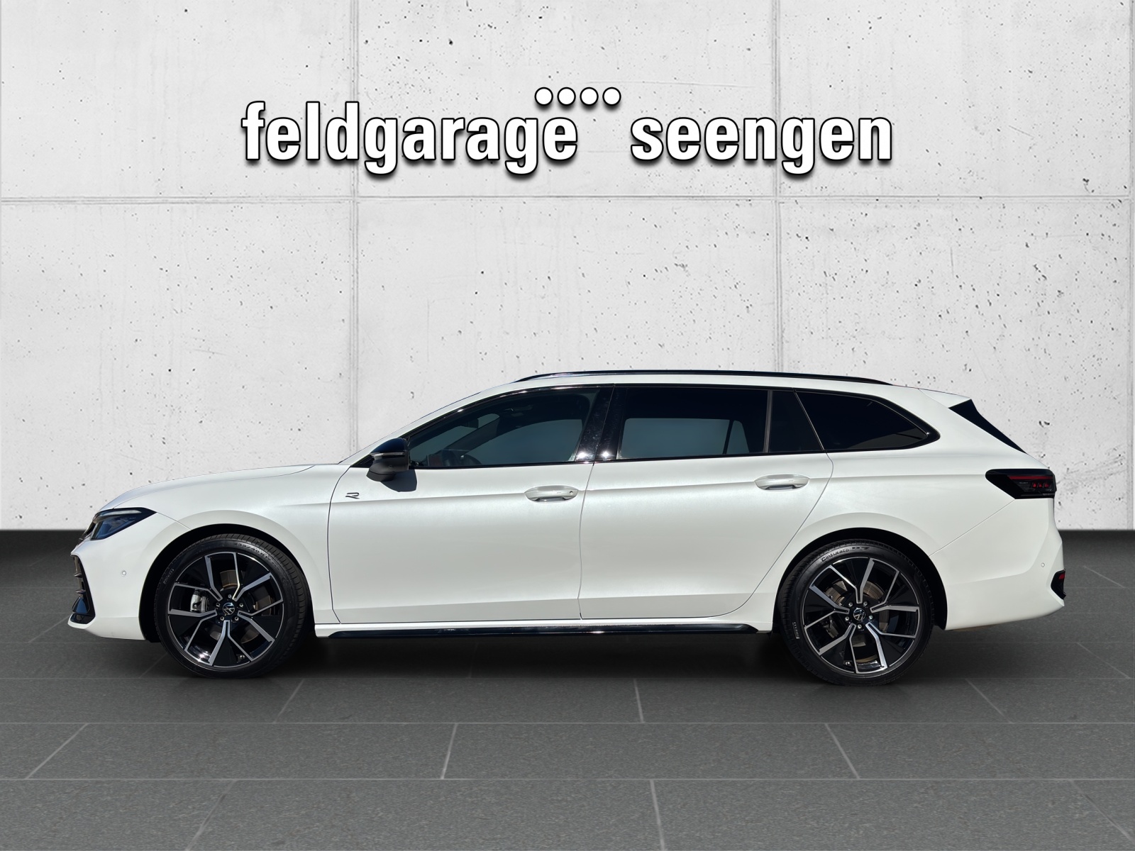 VW New Passat Variant 2.0 TSI evo4 R-Line Signature 4 Motion DSG mit fortl. Werksgarantie bis 07.2030, AHK, Leder & Winterräder-showroom-element-1