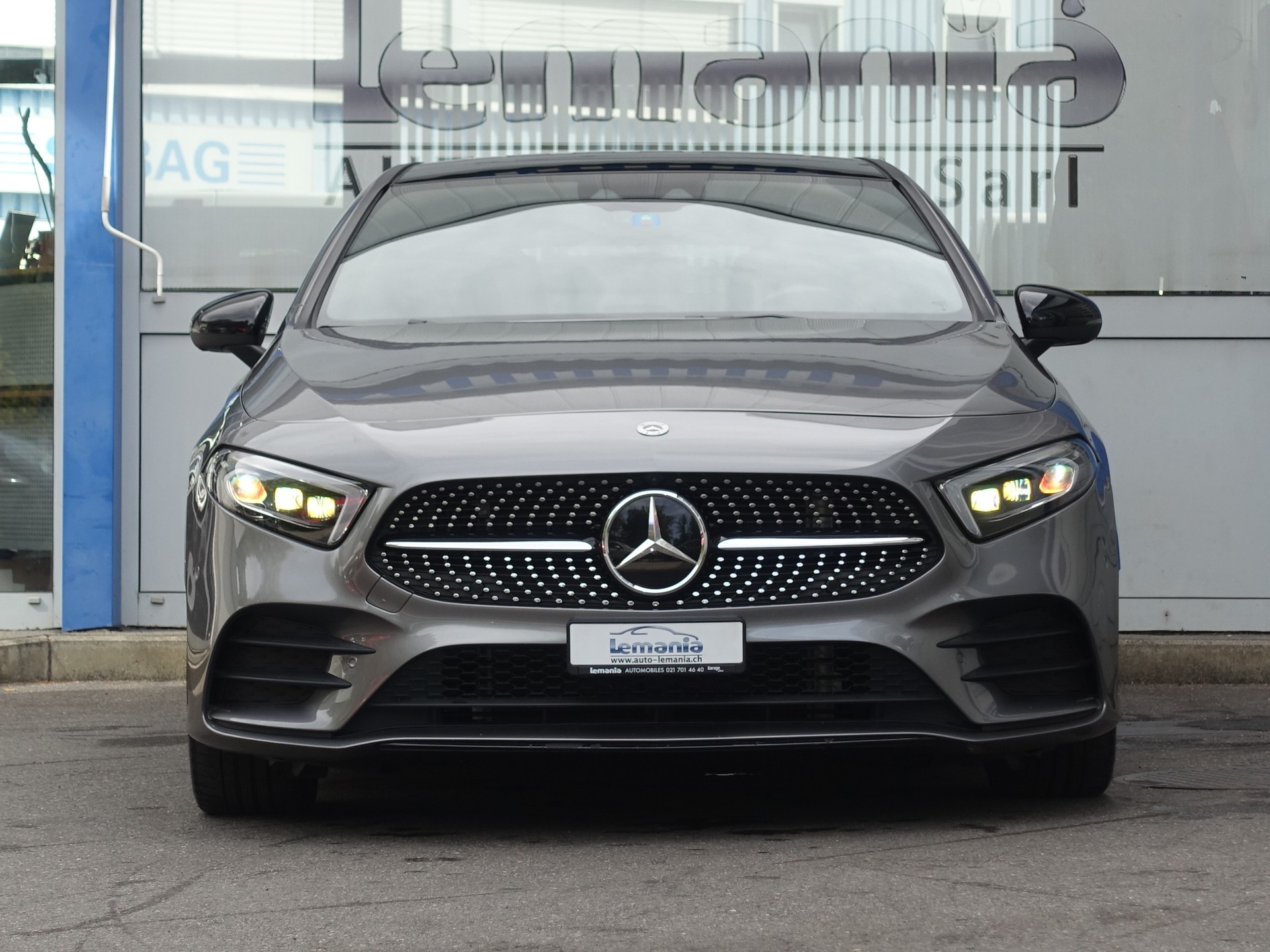 MERCEDES-BENZ A 200 4Matic AMG Line 8G-DCT-showroom-element-2