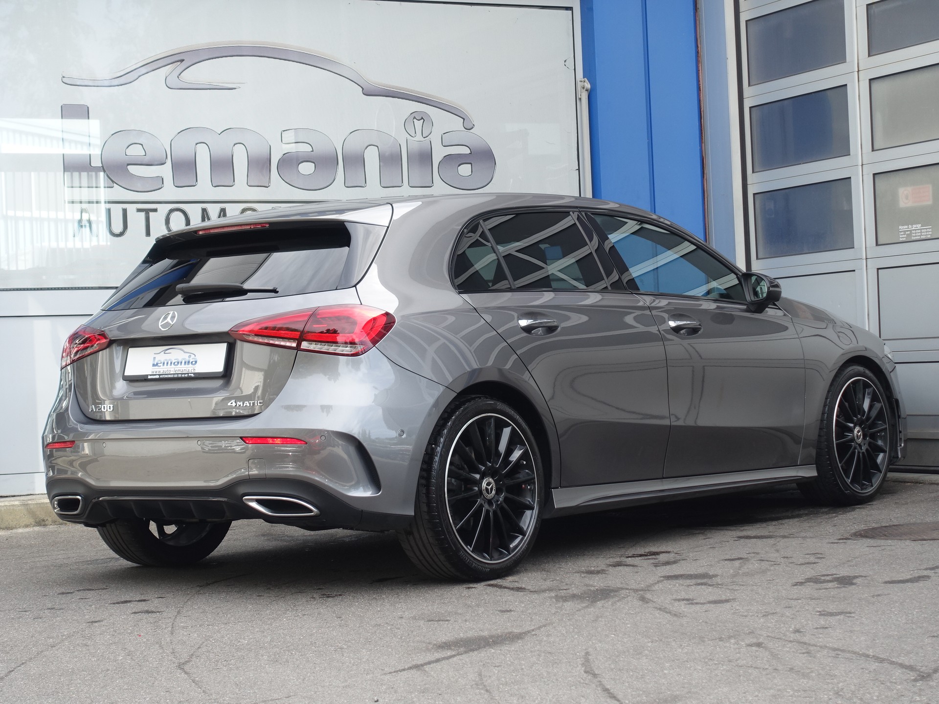 MERCEDES-BENZ A 200 4Matic AMG Line 8G-DCT-showroom-element-3