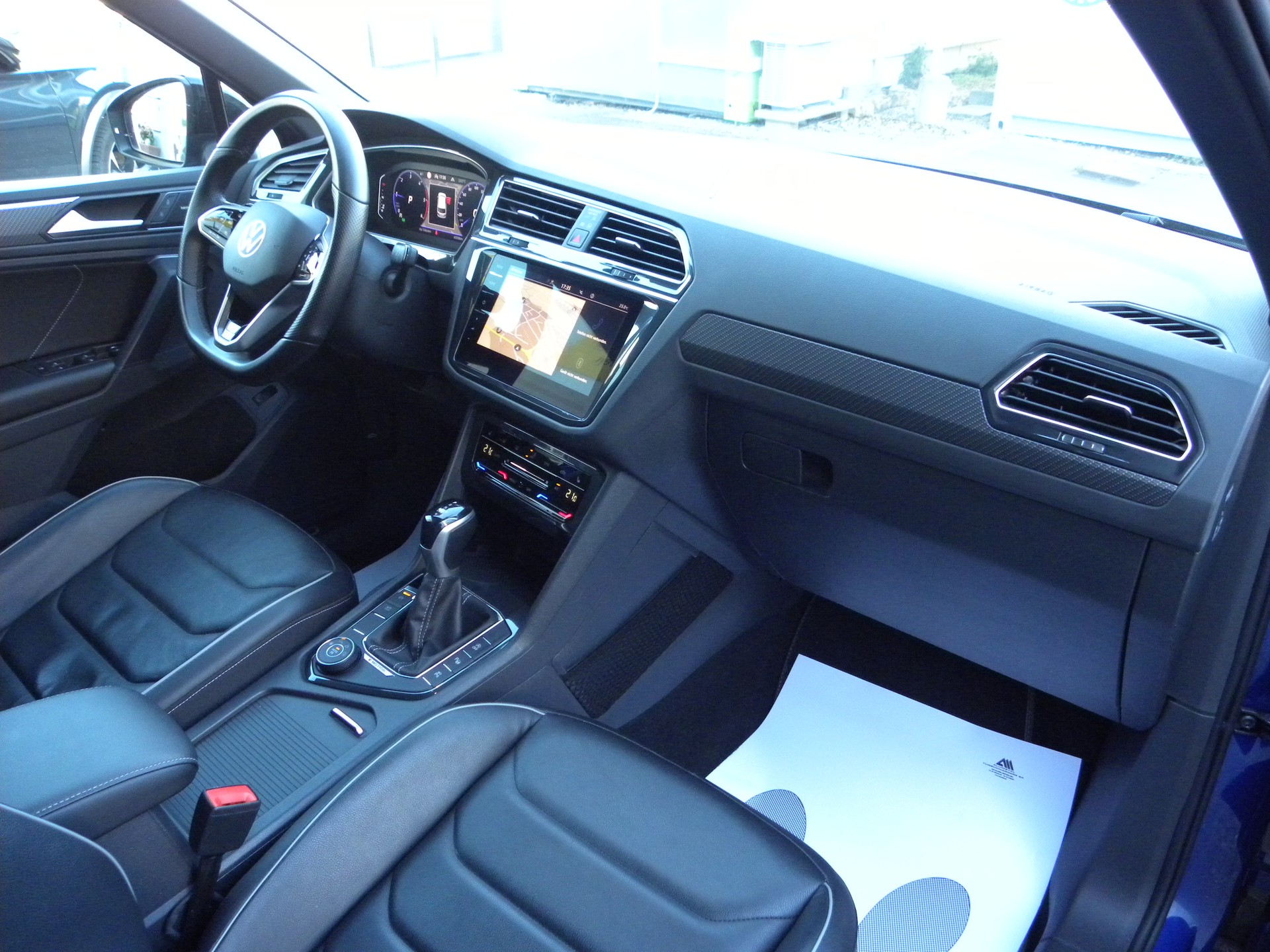 VW Tiguan 2.0 TDI SCR R-Line 4Motion DSG-image-7